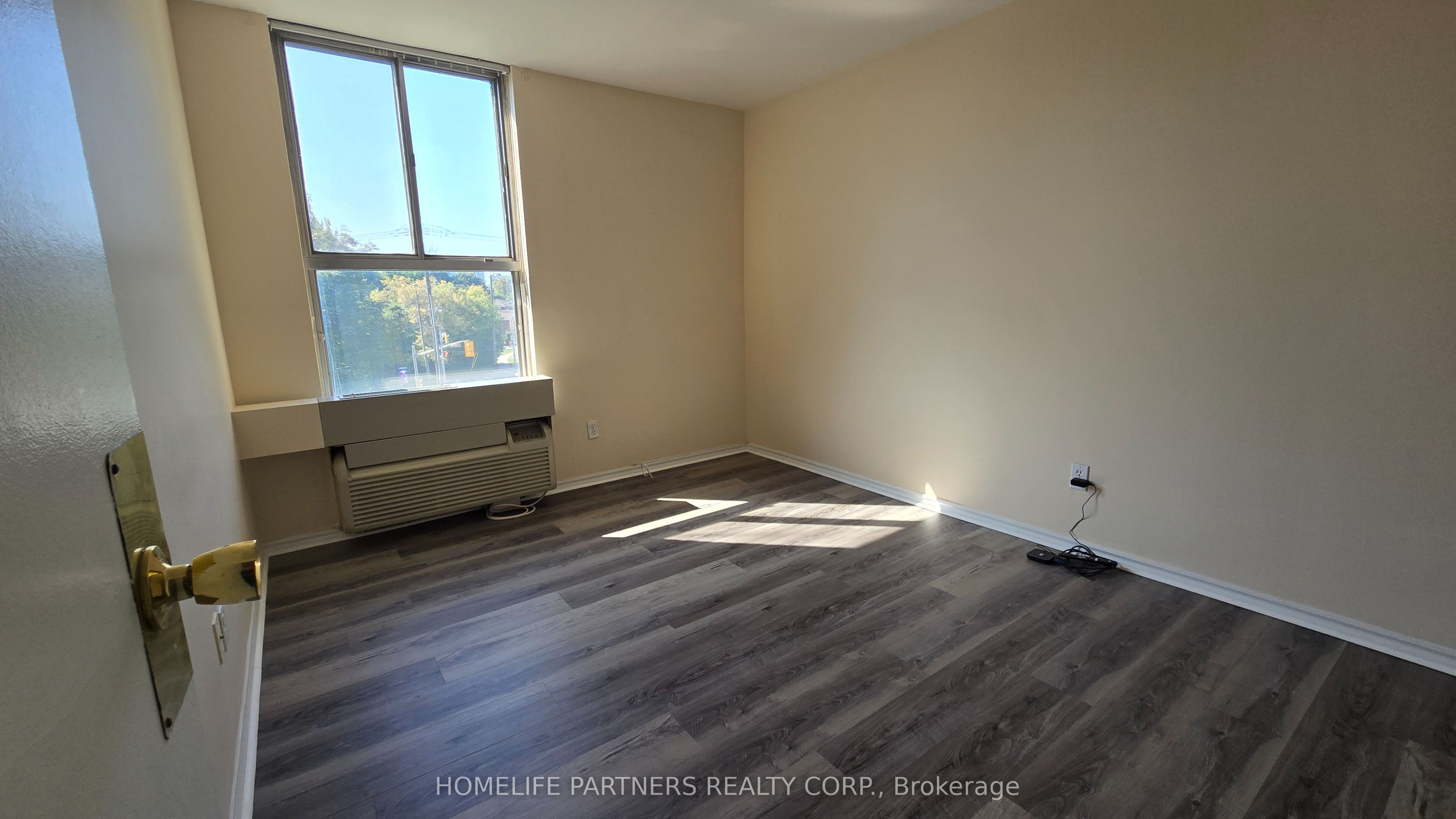 MLS #W12400662 image #12