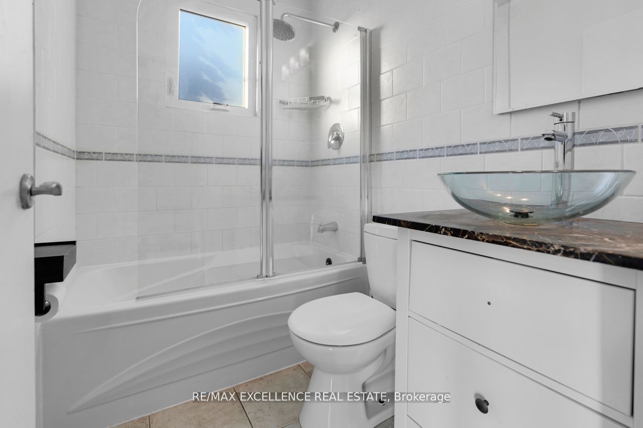 MLS #W12400665 image #11