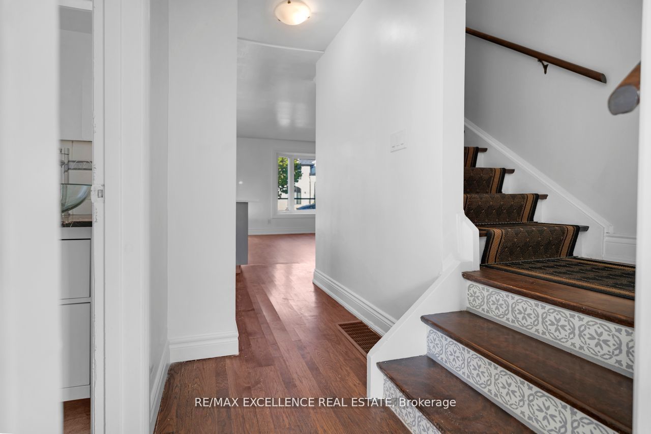 MLS #W12400665 image #14