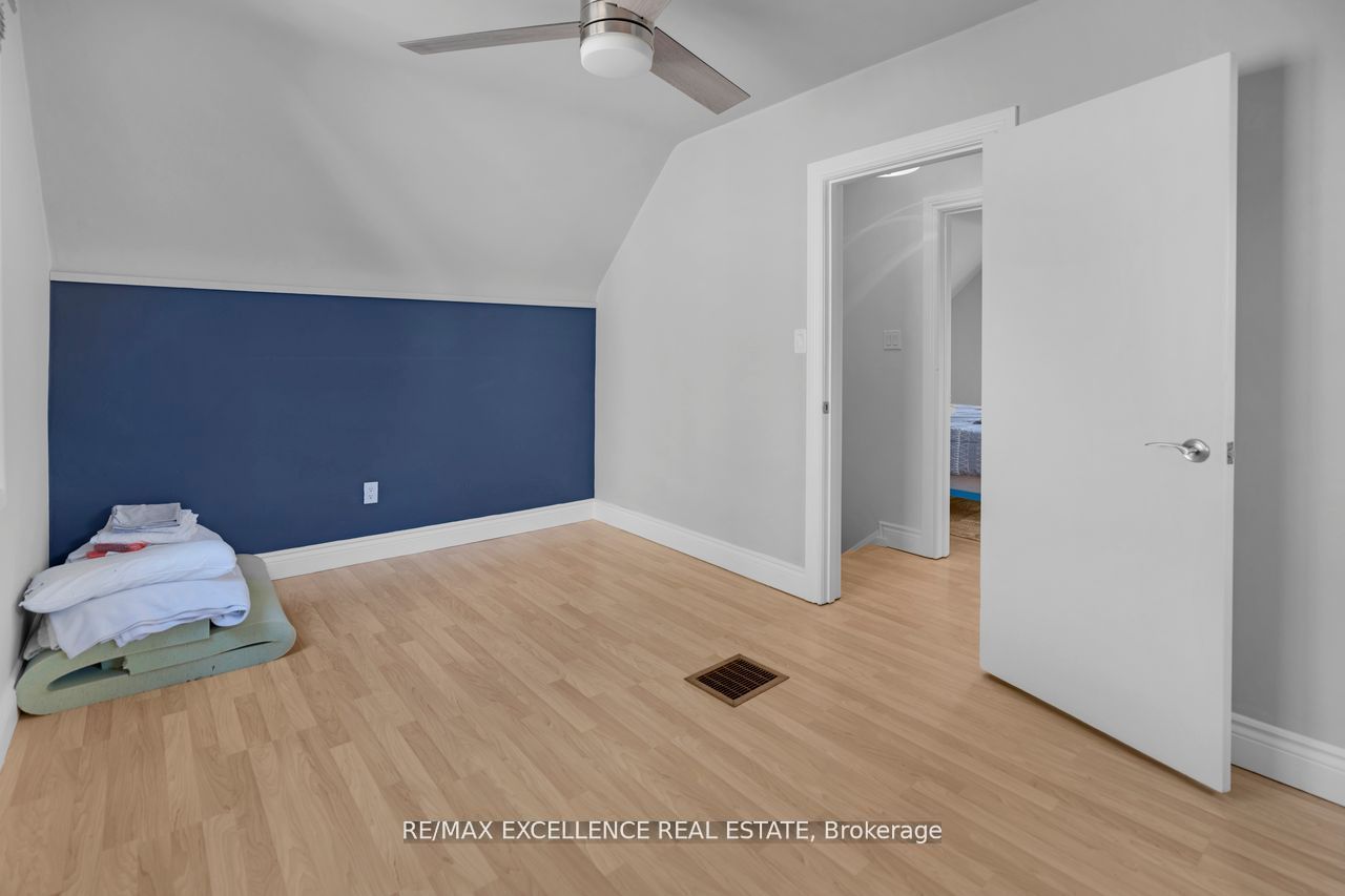 MLS #W12400665 image #16