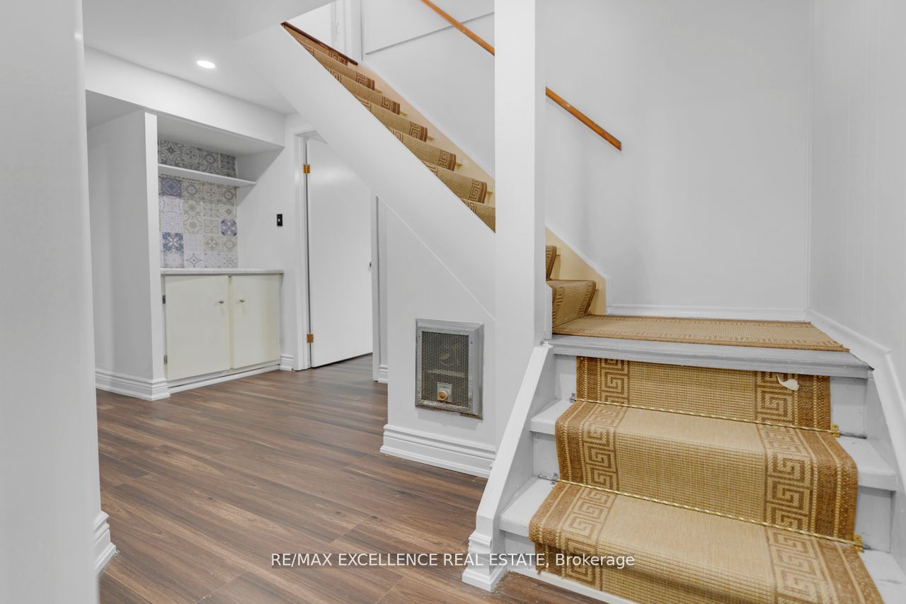 MLS #W12400665 image #24