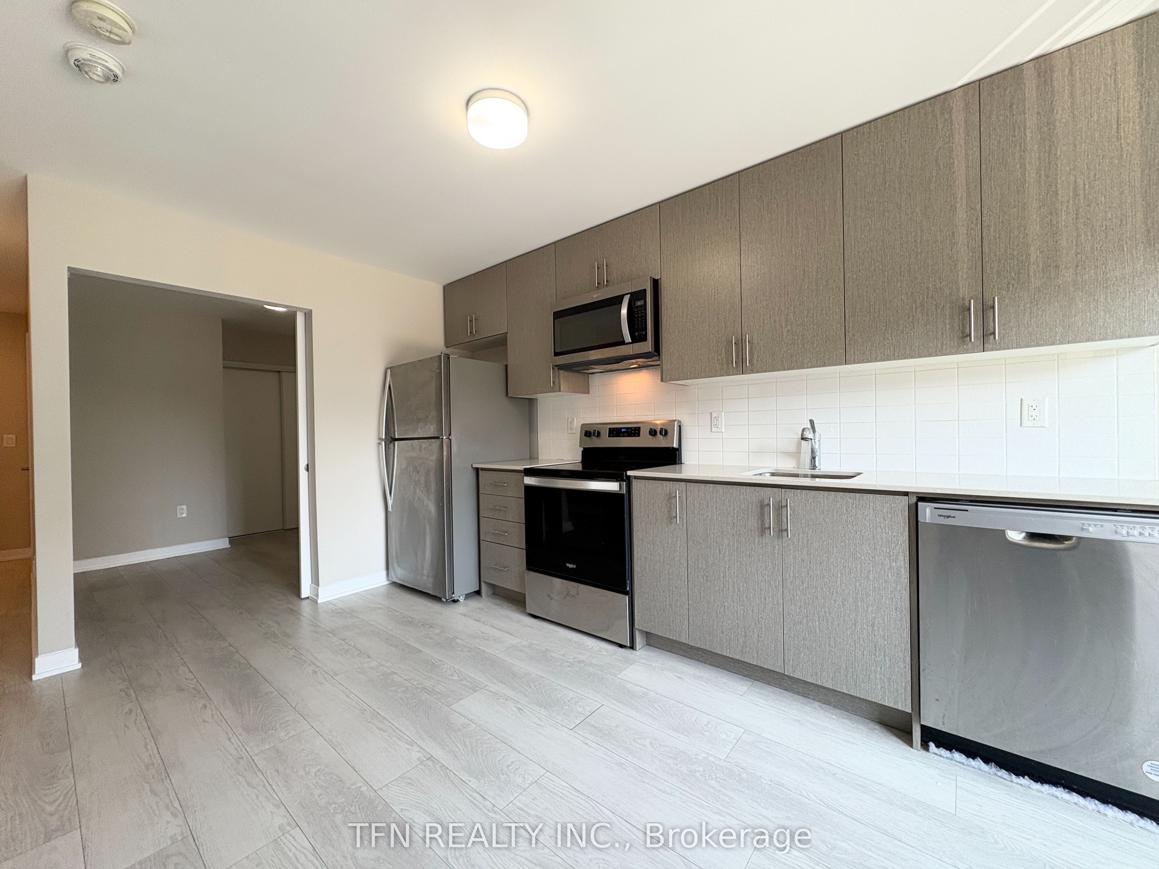 MLS #W12400696 image #11