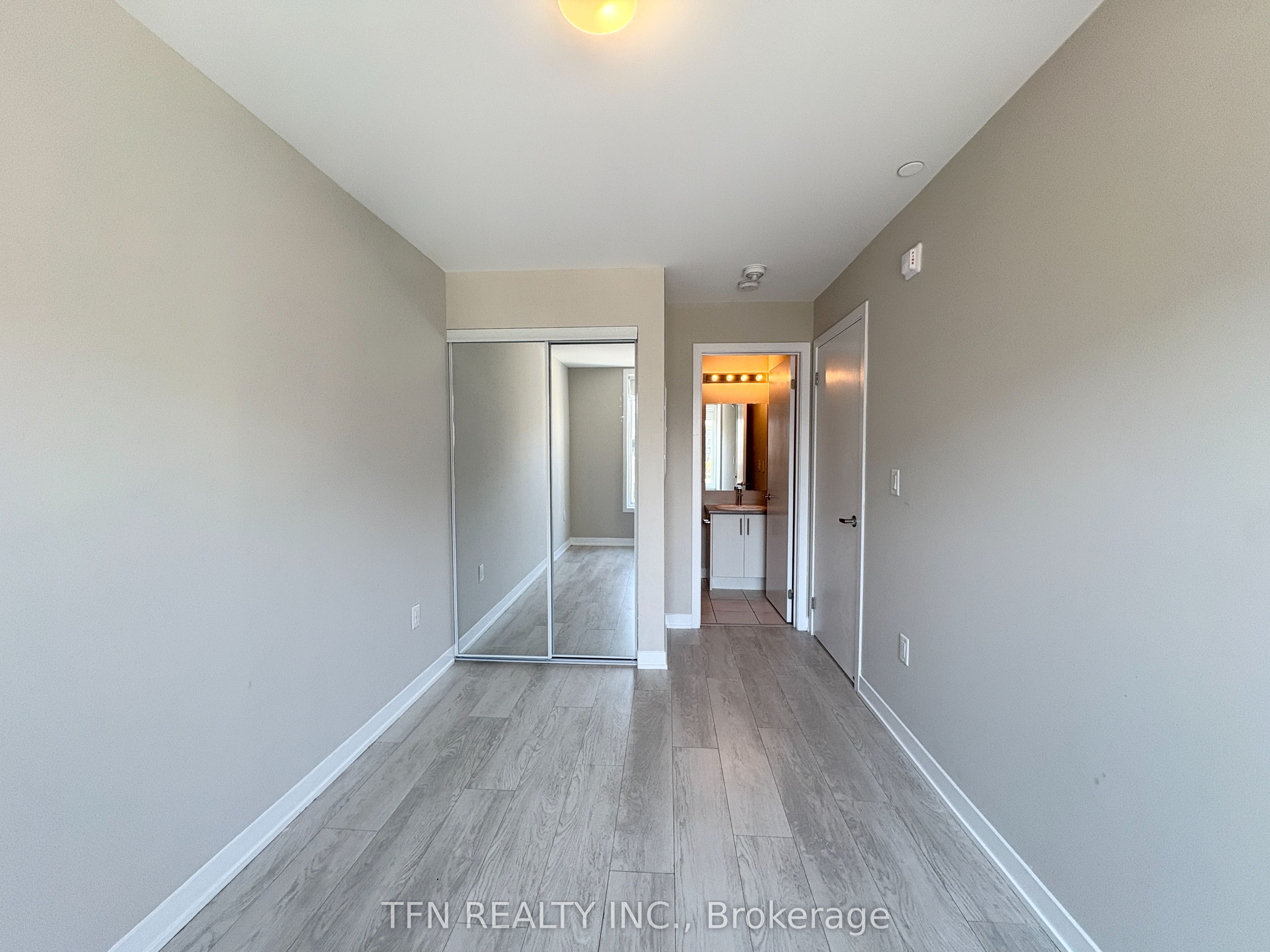 MLS #W12400696 image #19