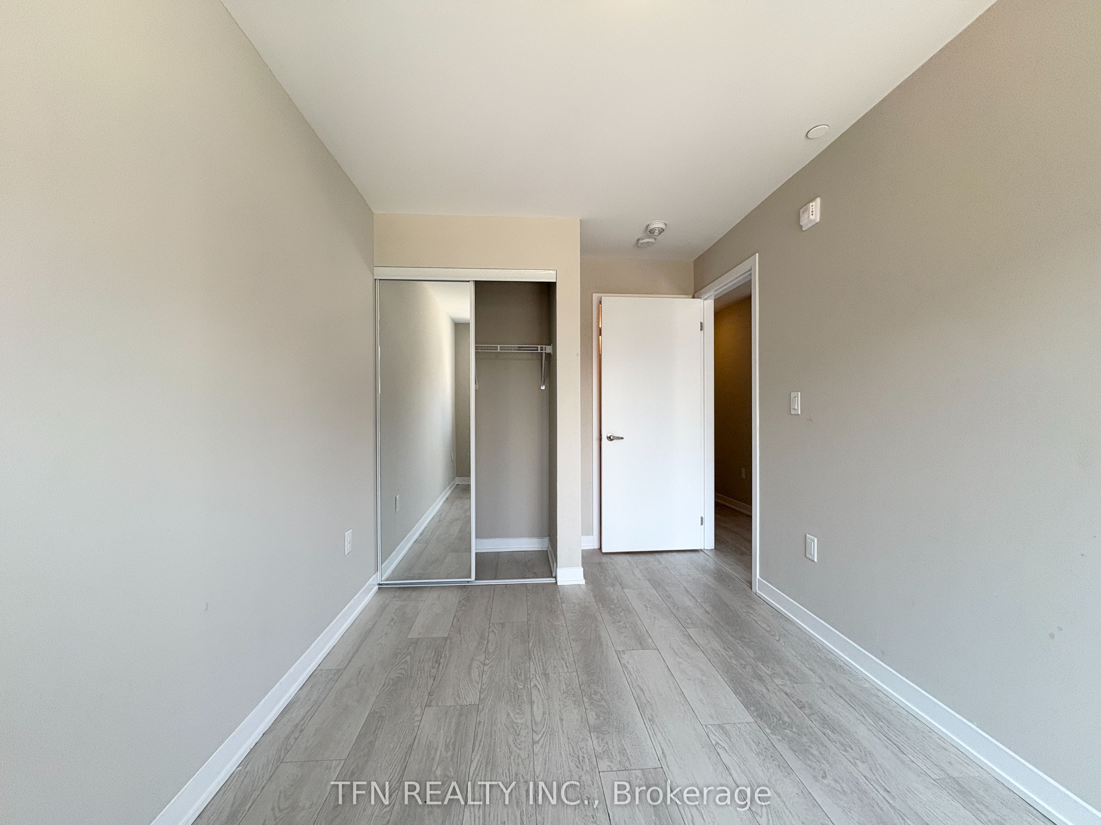 MLS #W12400696 image #20