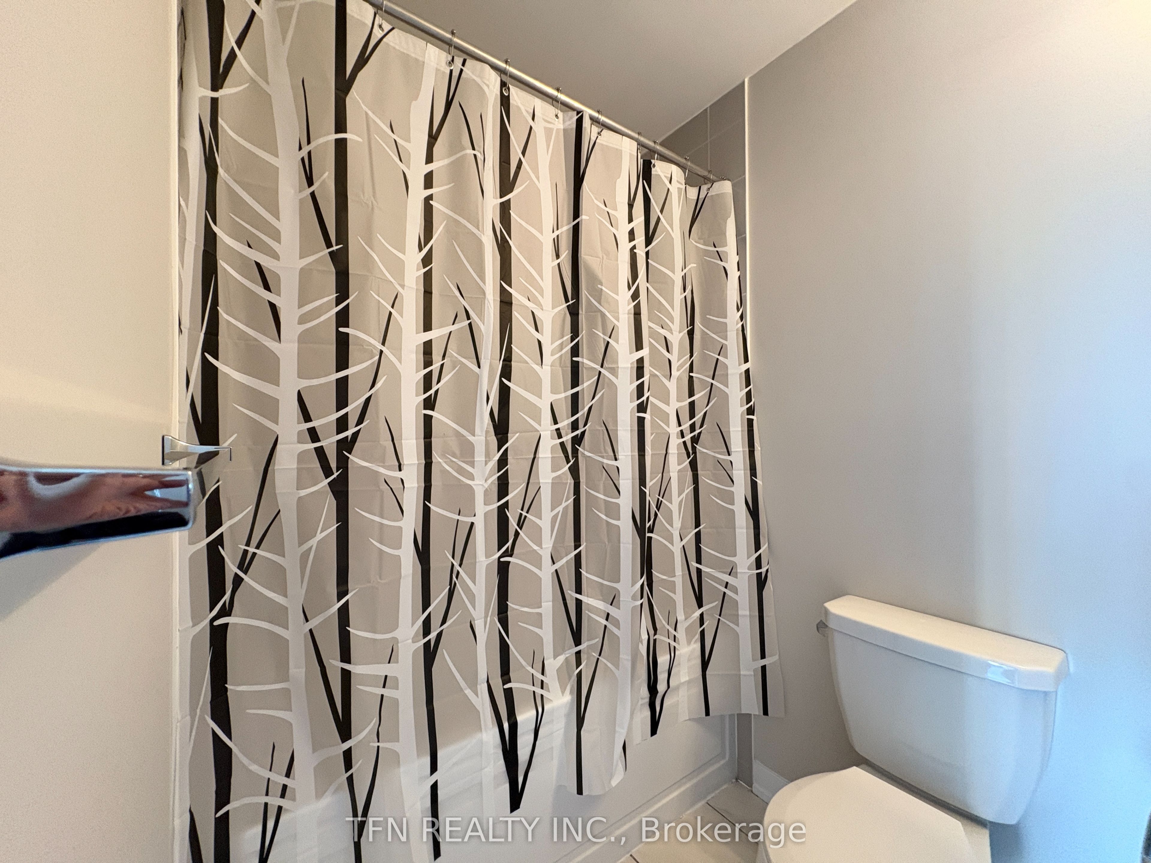 MLS #W12400696 image #21