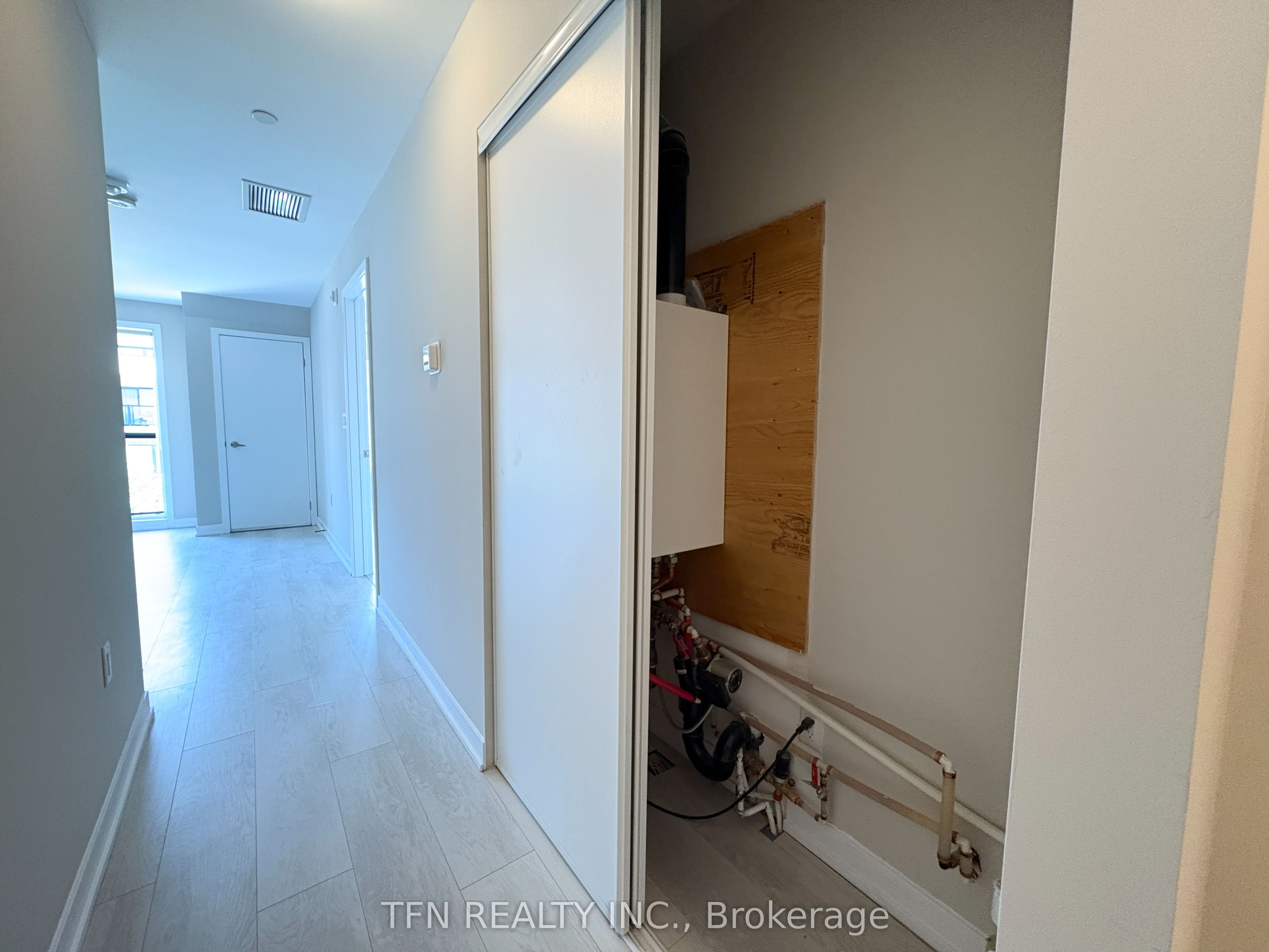 MLS #W12400696 image #31