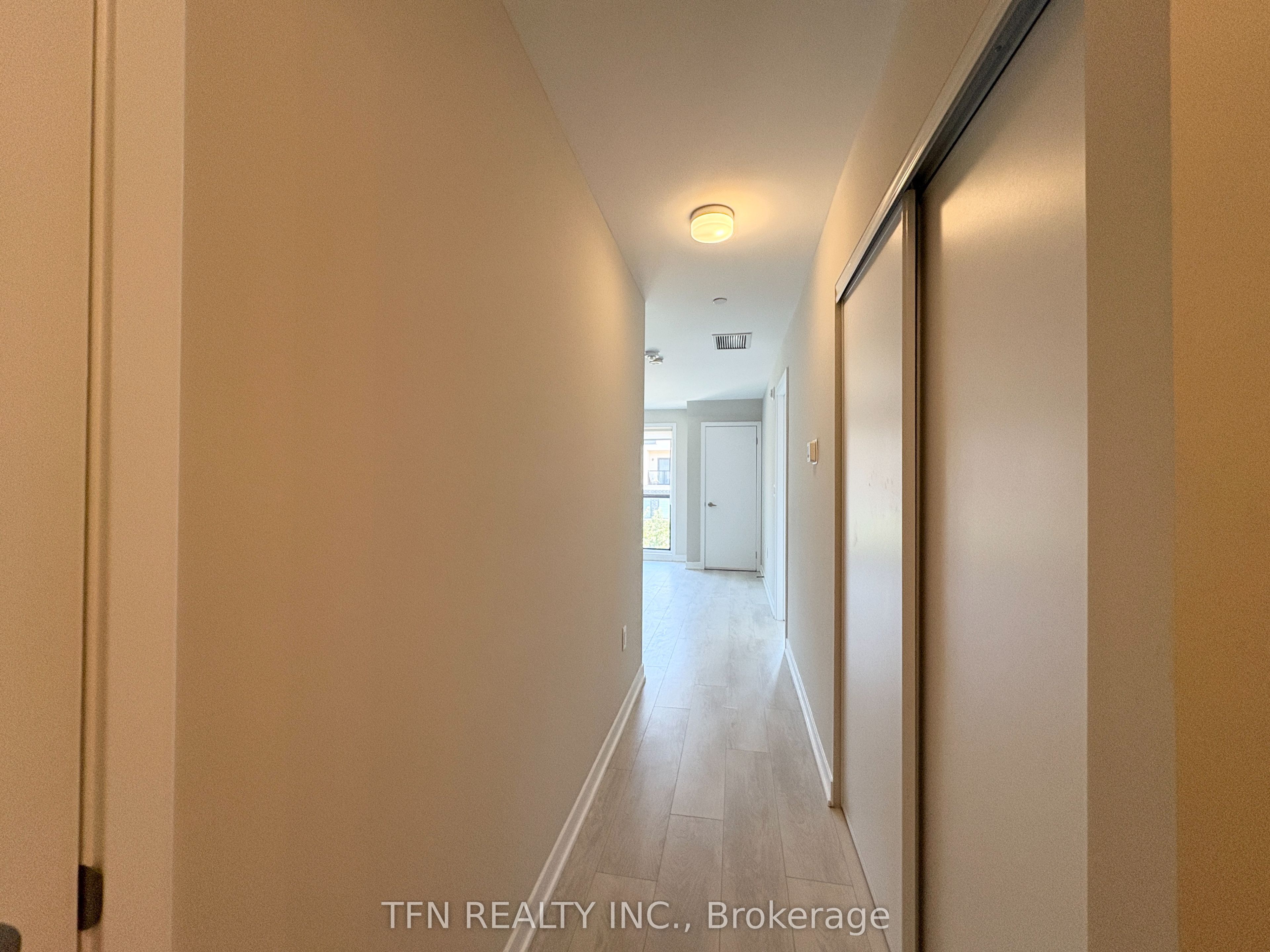 MLS #W12400696 image #8