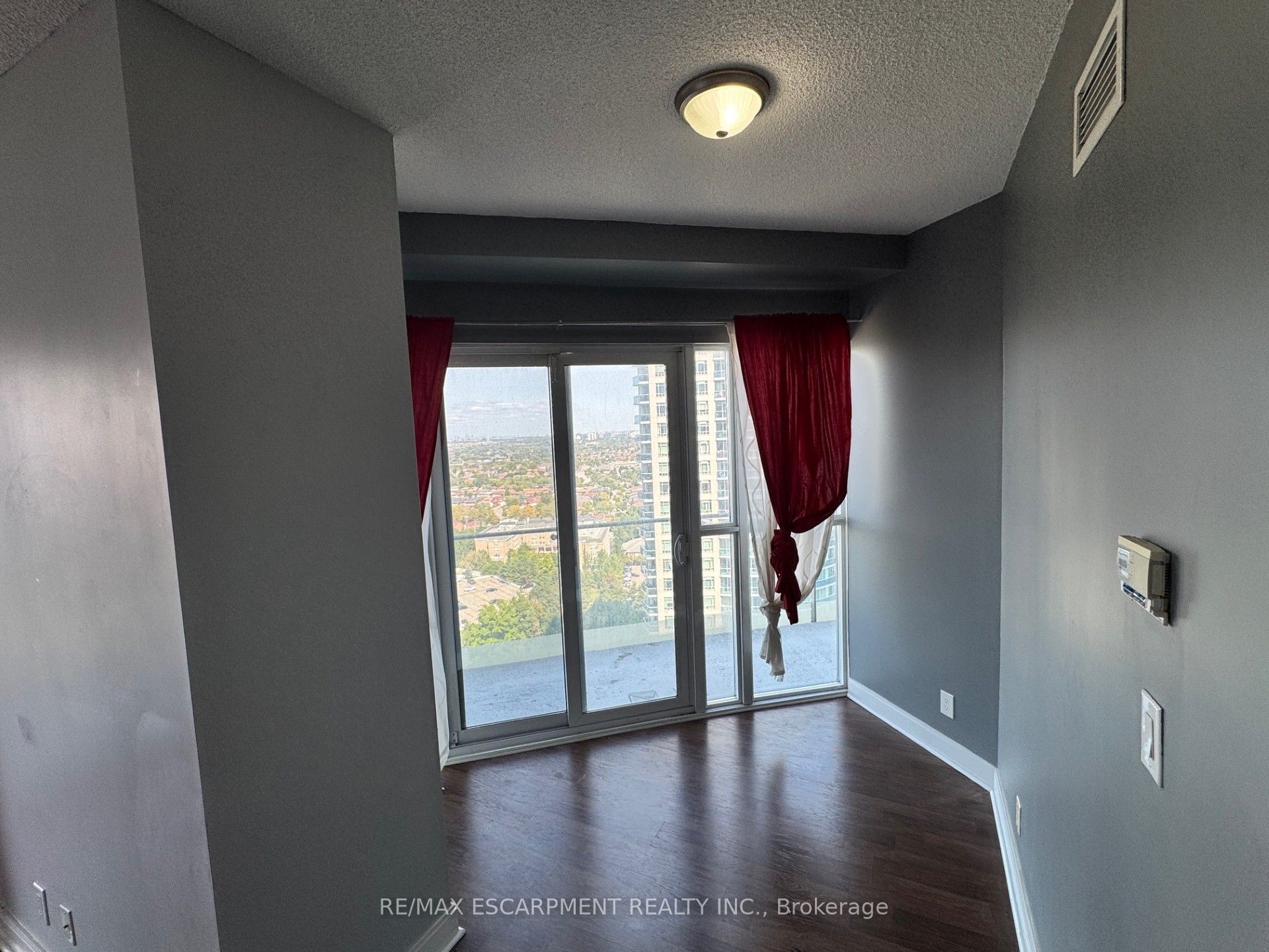 MLS #W12401151 image #8