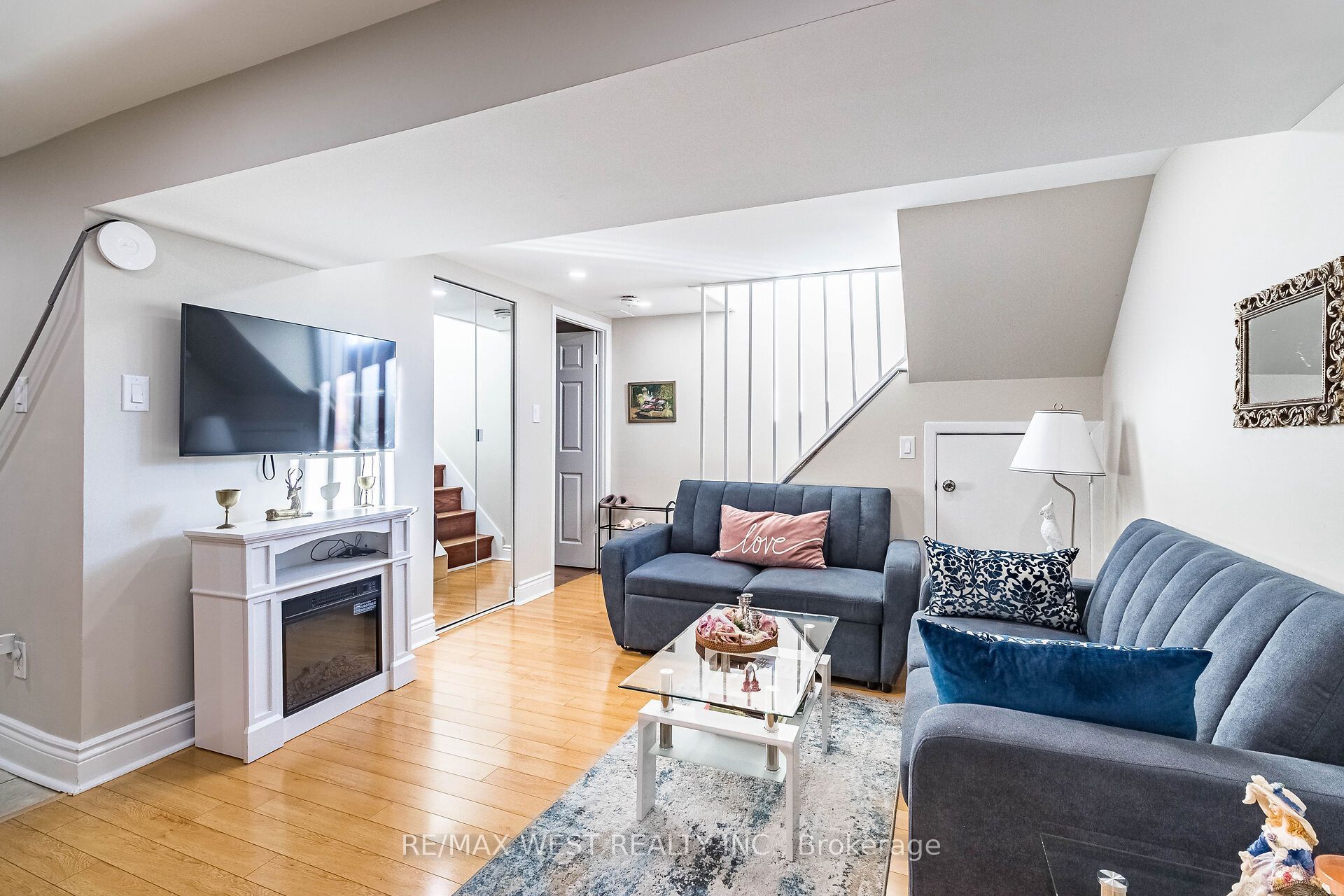 MLS #W12401172 image #10