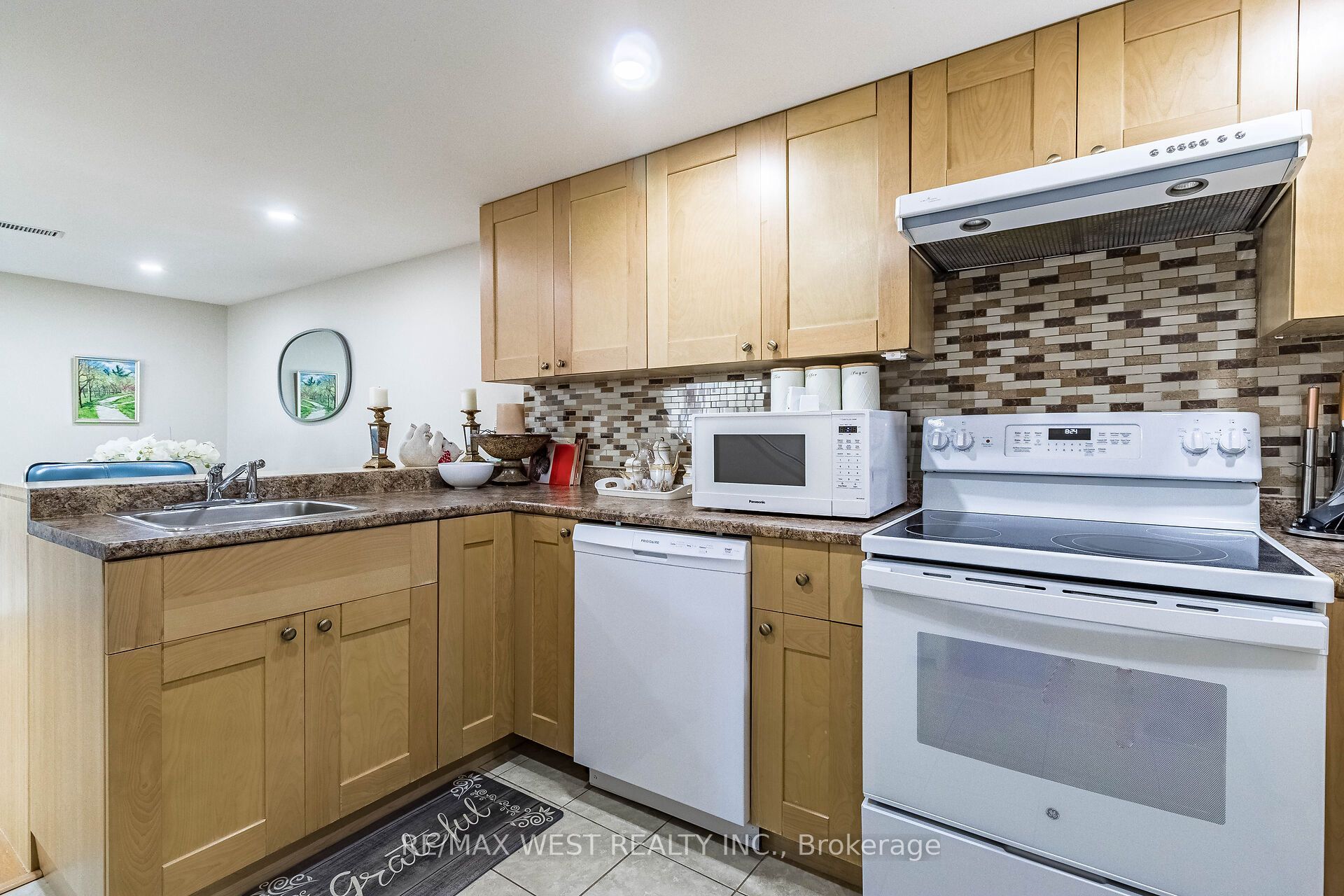 MLS #W12401172 image #12