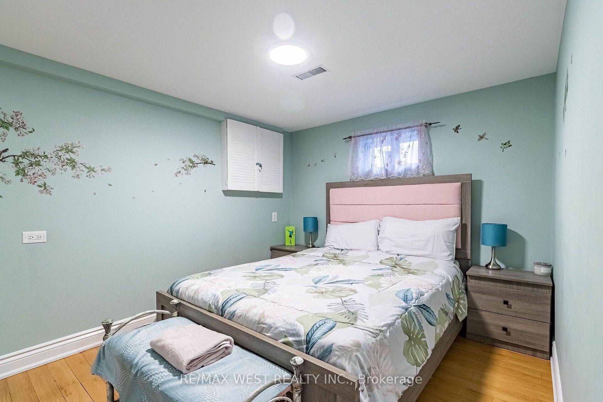 MLS #W12401172 image #17