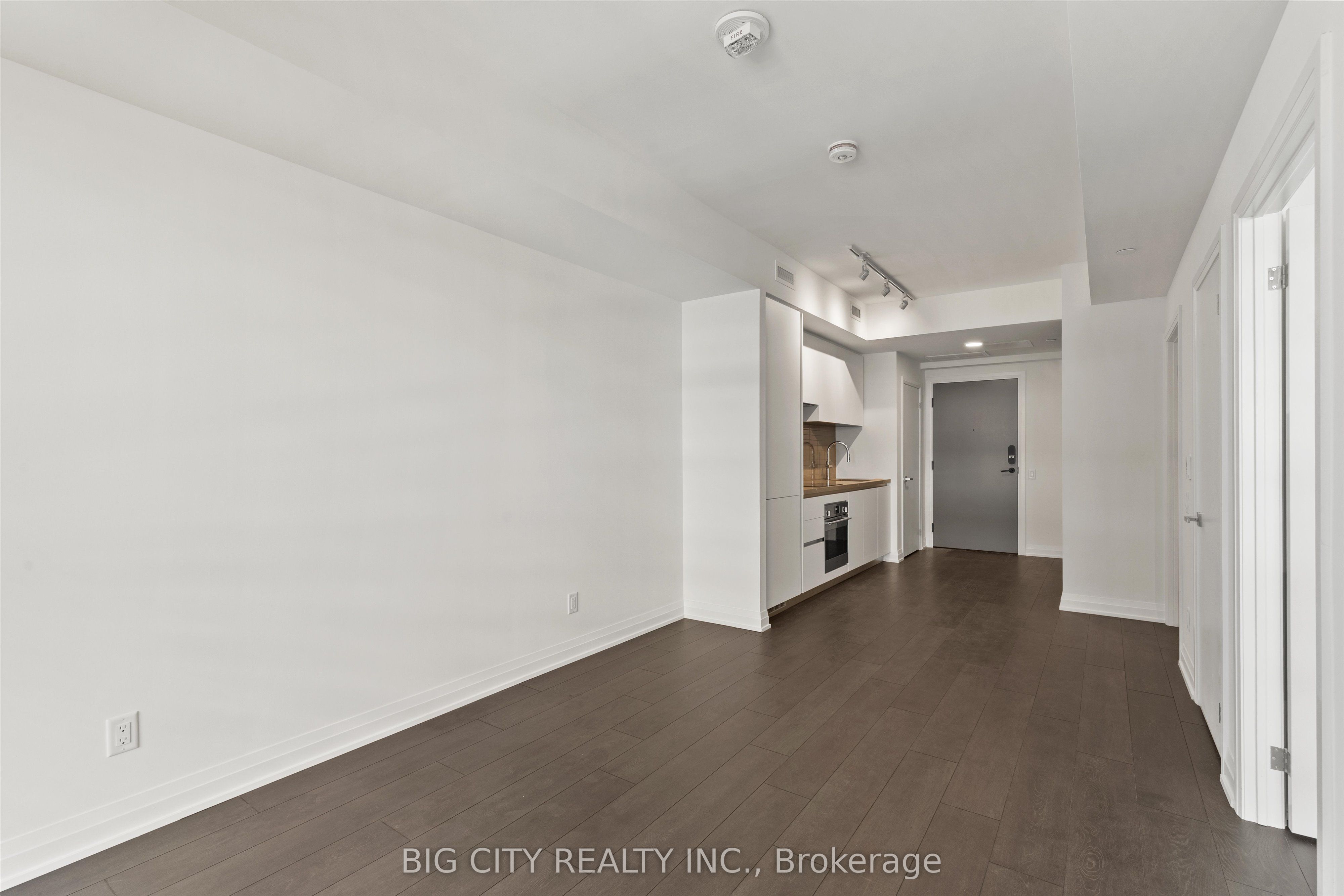 MLS #W12401327 image #10