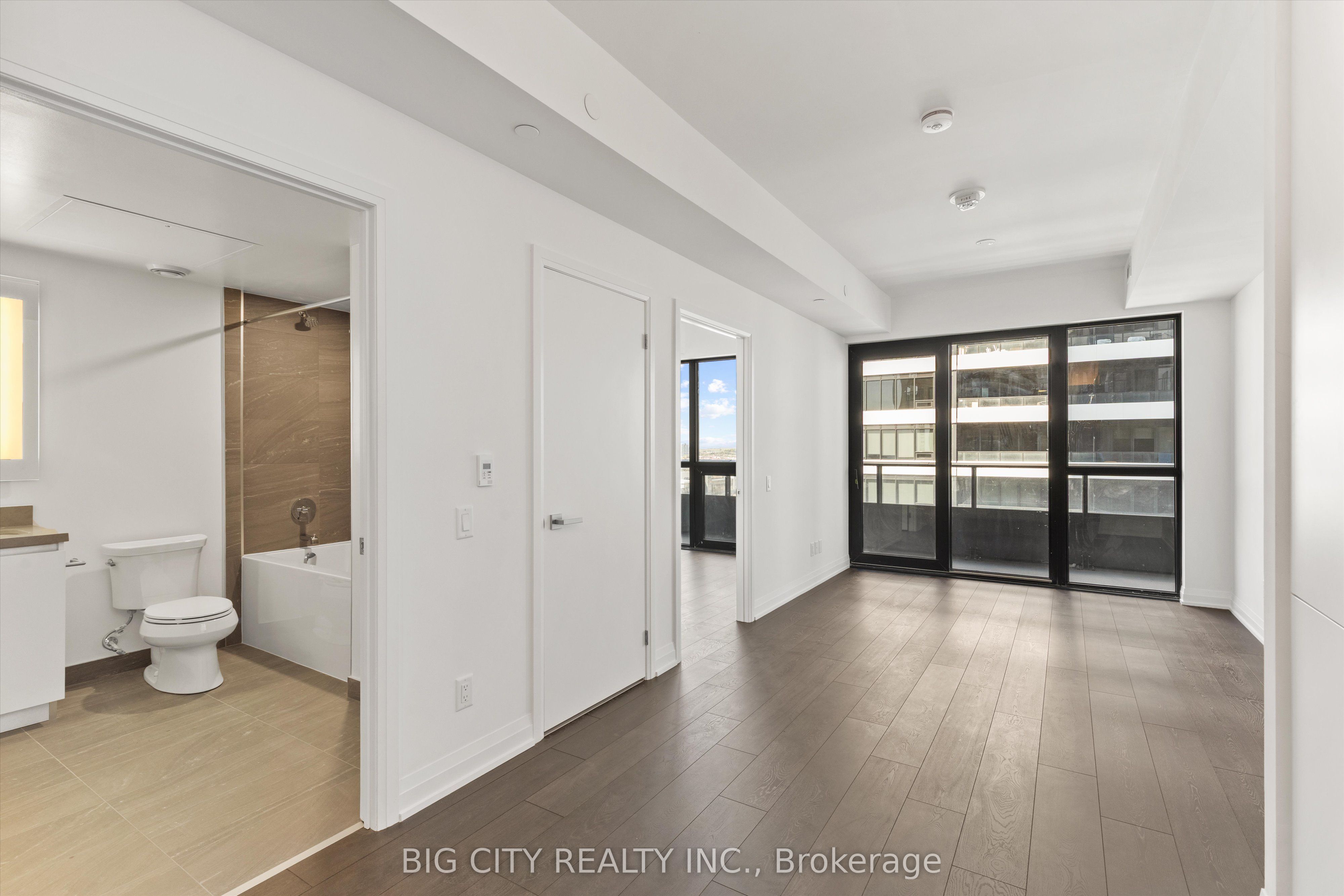 MLS #W12401327 image #12