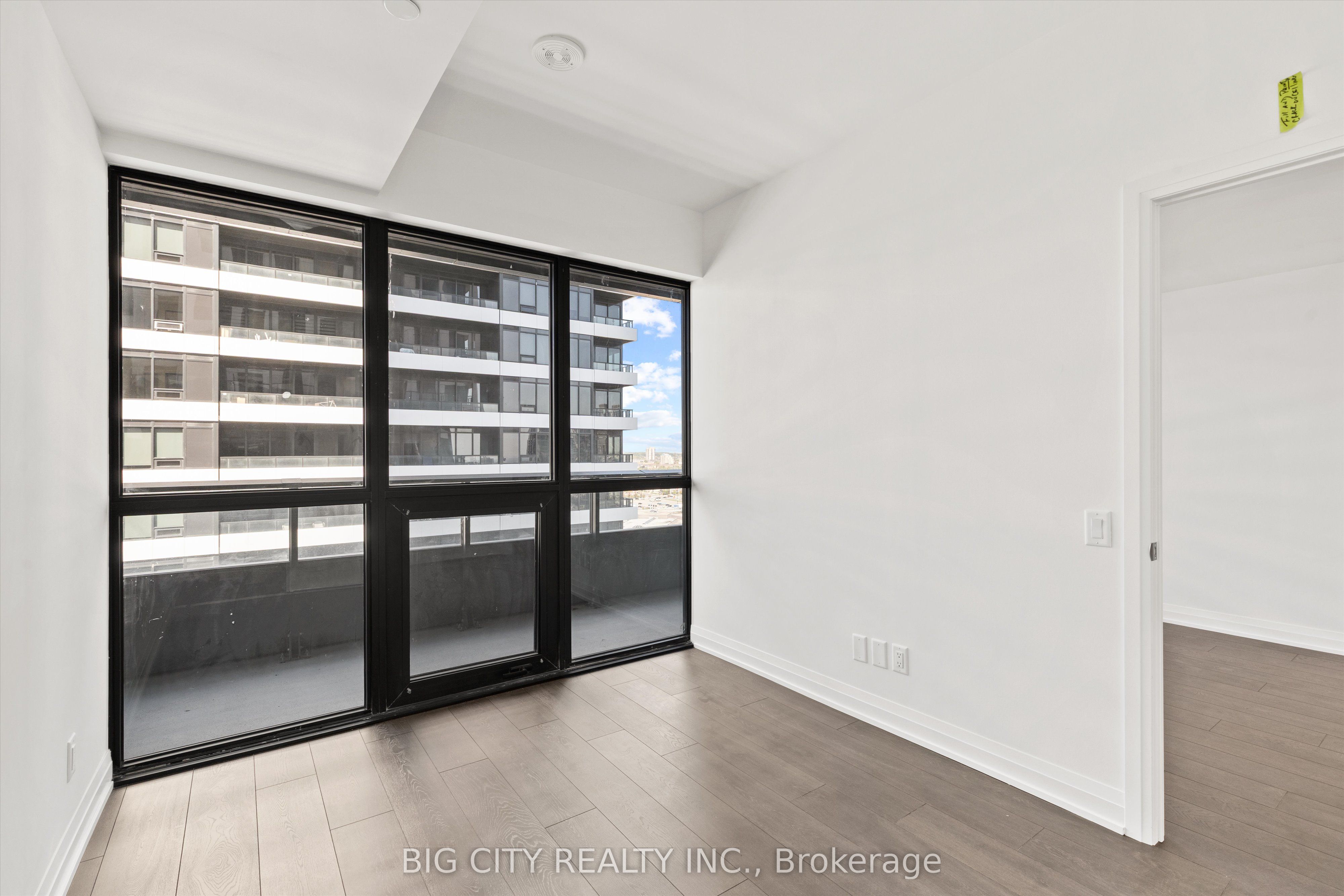 MLS #W12401327 image #16