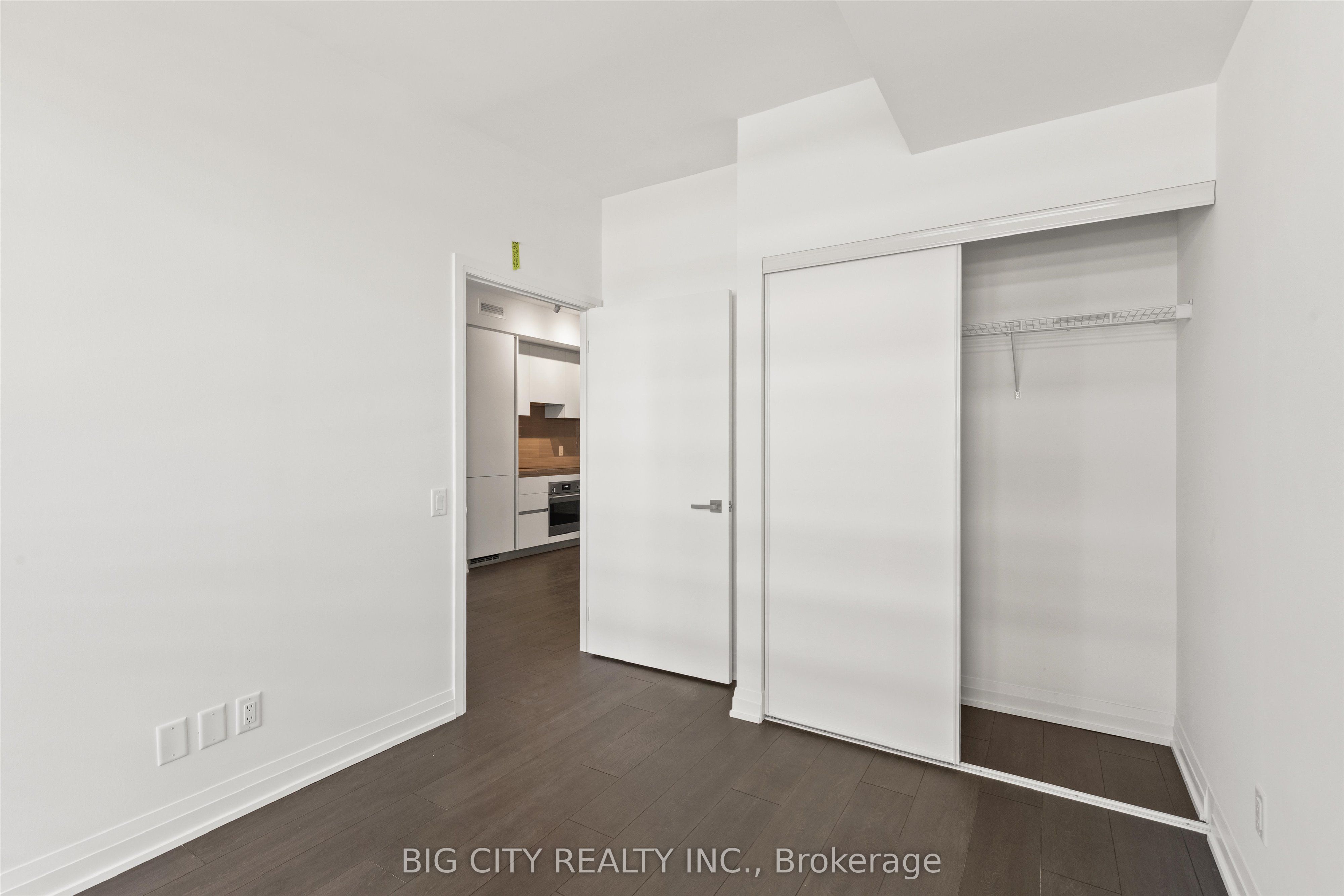 MLS #W12401327 image #17