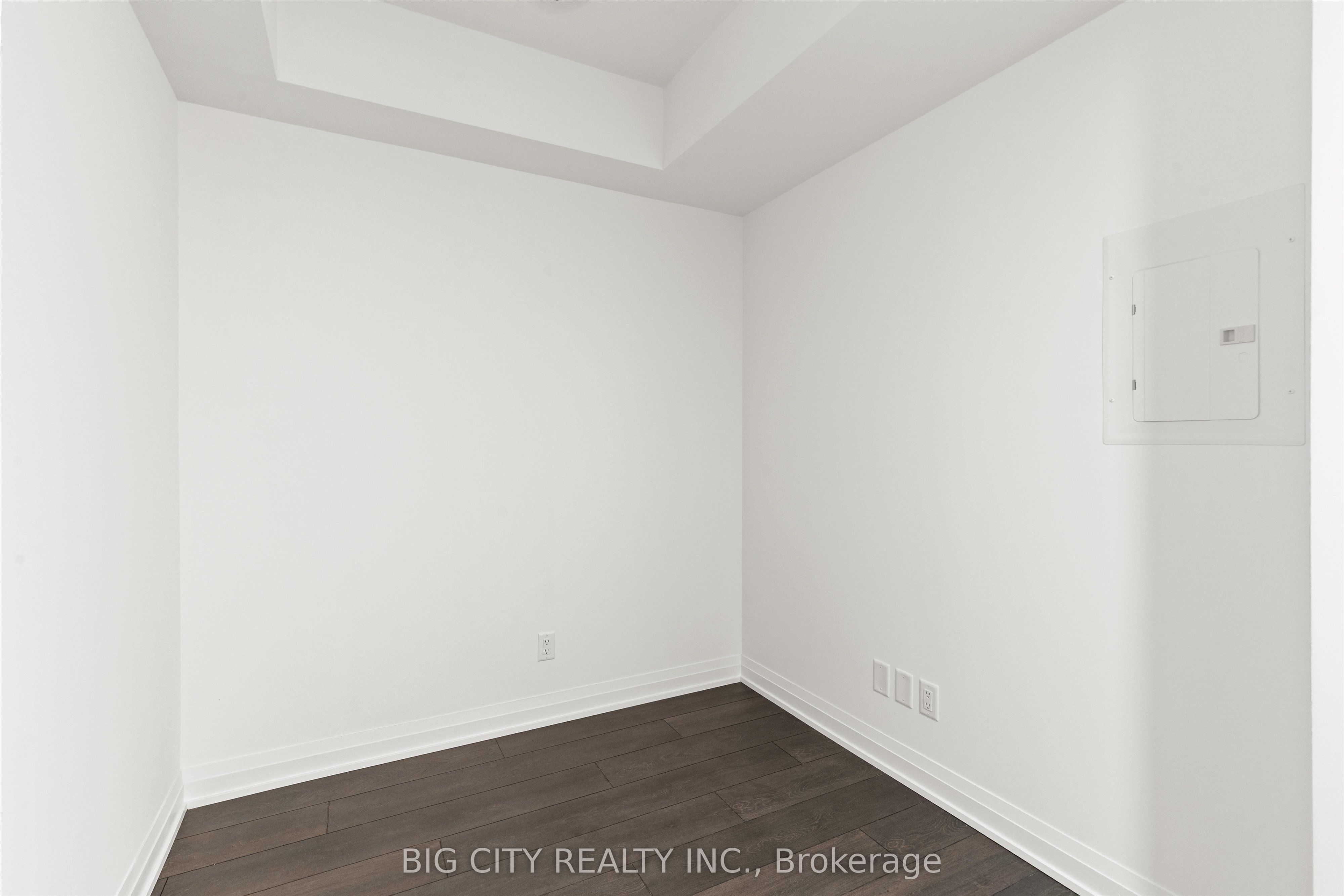 MLS #W12401327 image #3