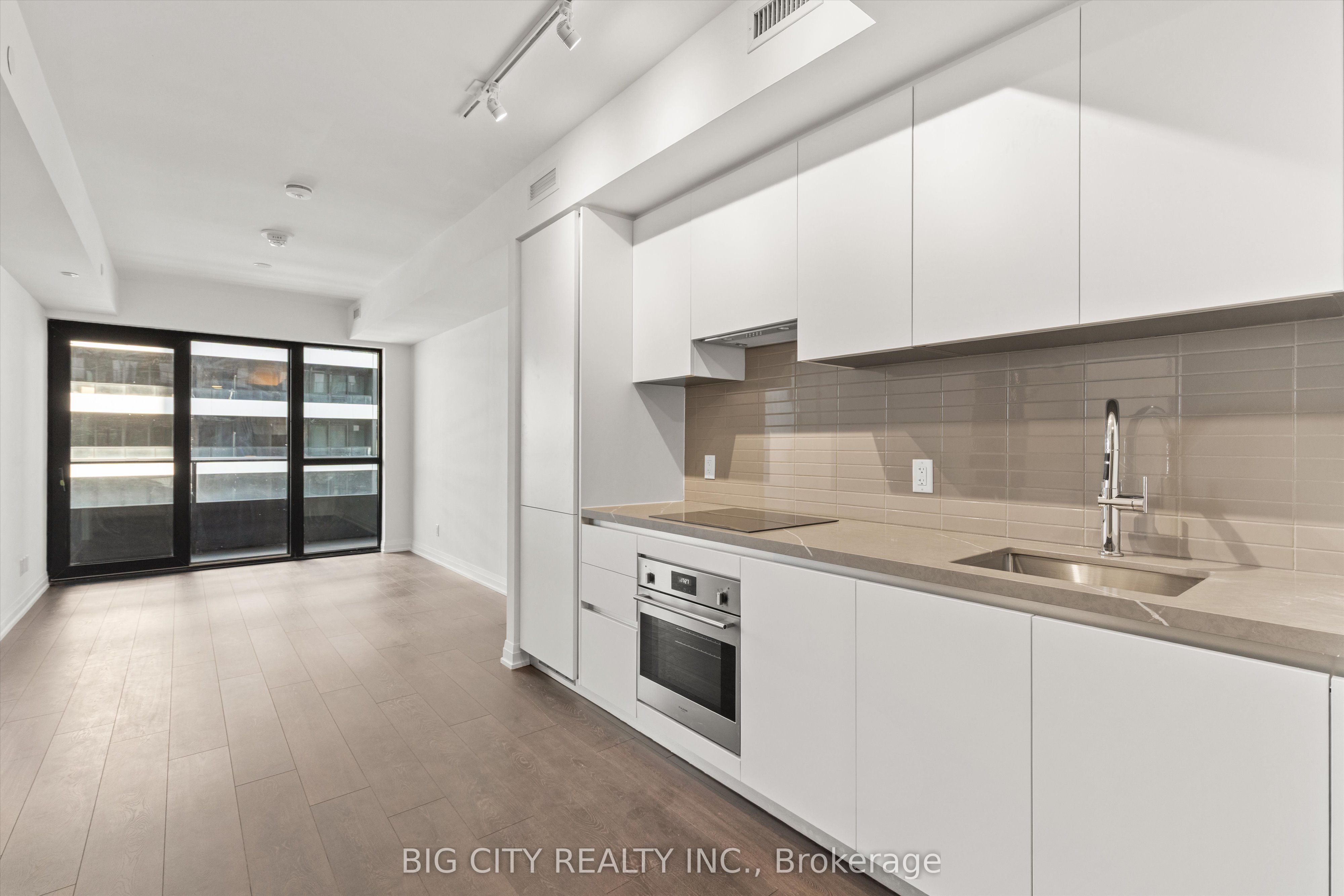 MLS #W12401327 image #5