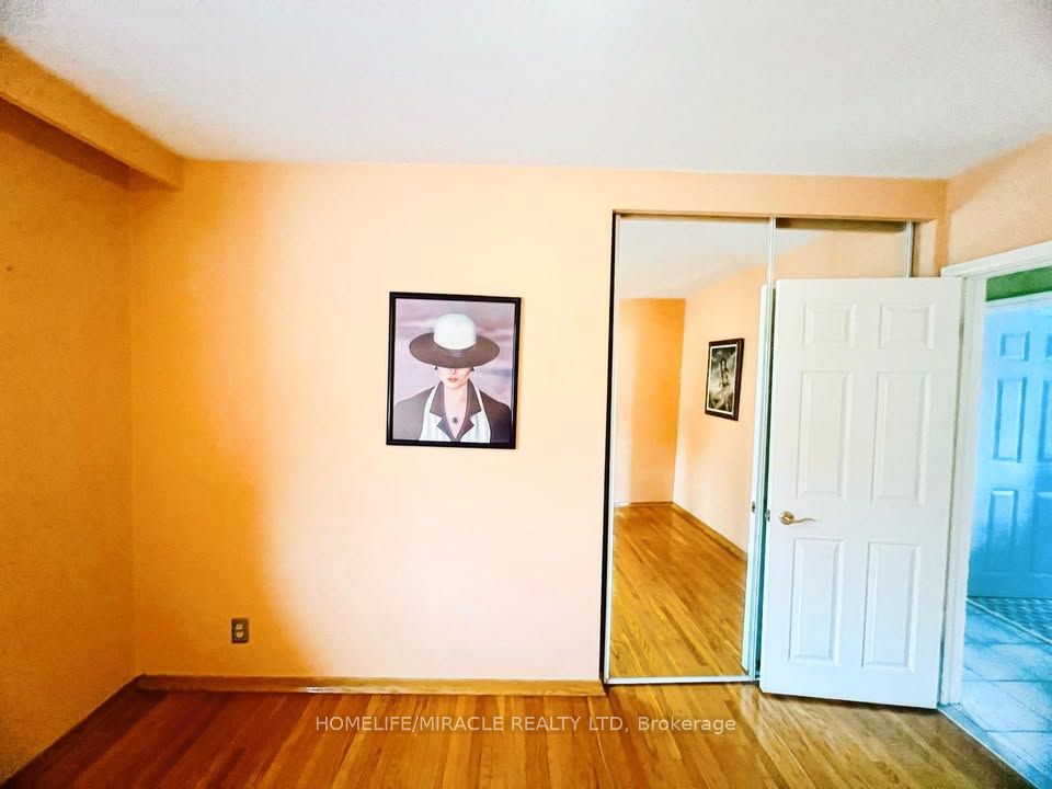 MLS #W12401417 image #10