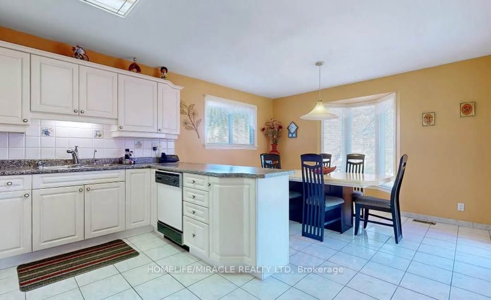 MLS #W12401417 image #2