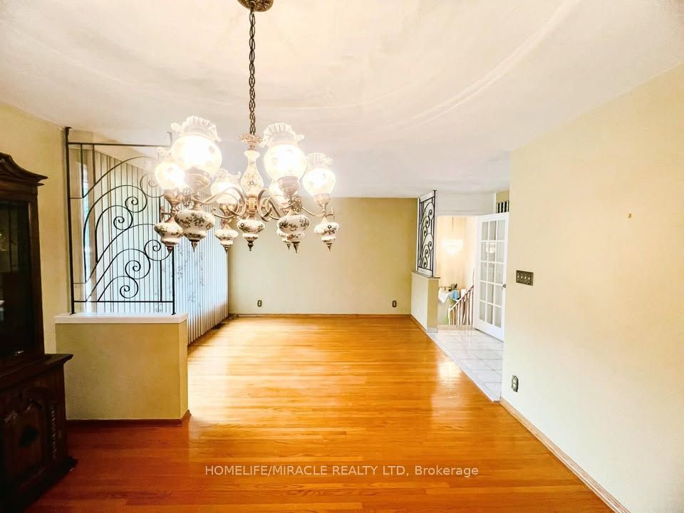 MLS #W12401417 image #5