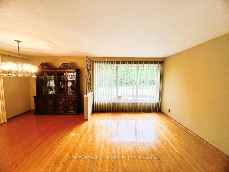 MLS #W12401417 image #7