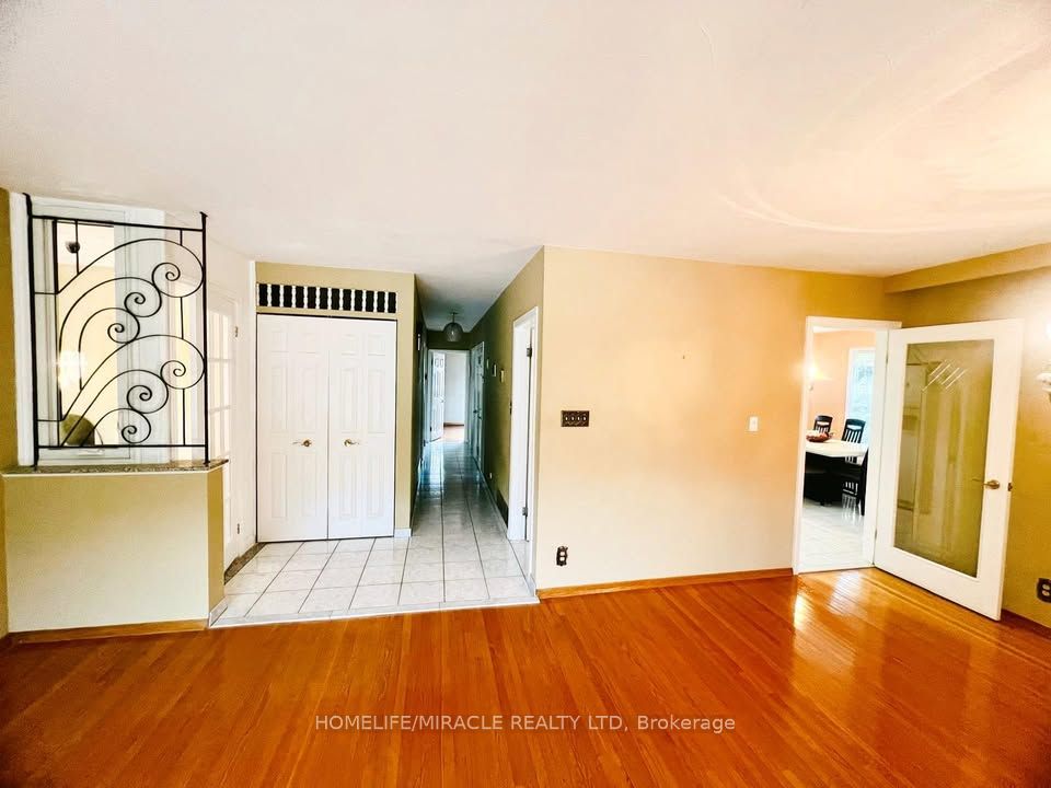 MLS #W12401417 image #8