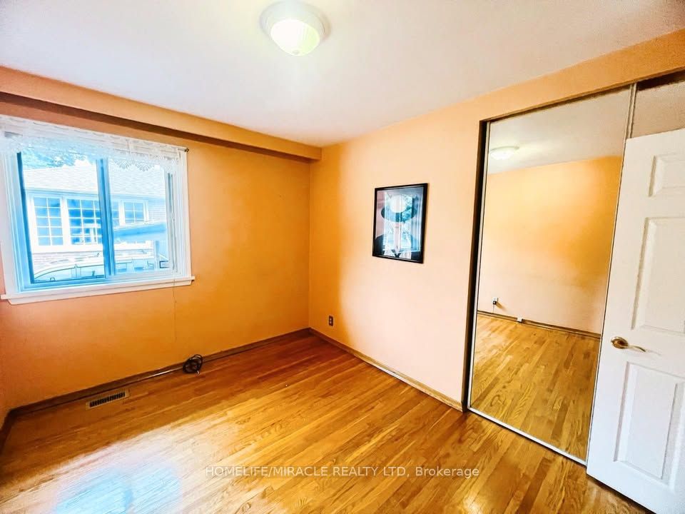 MLS #W12401417 image #9