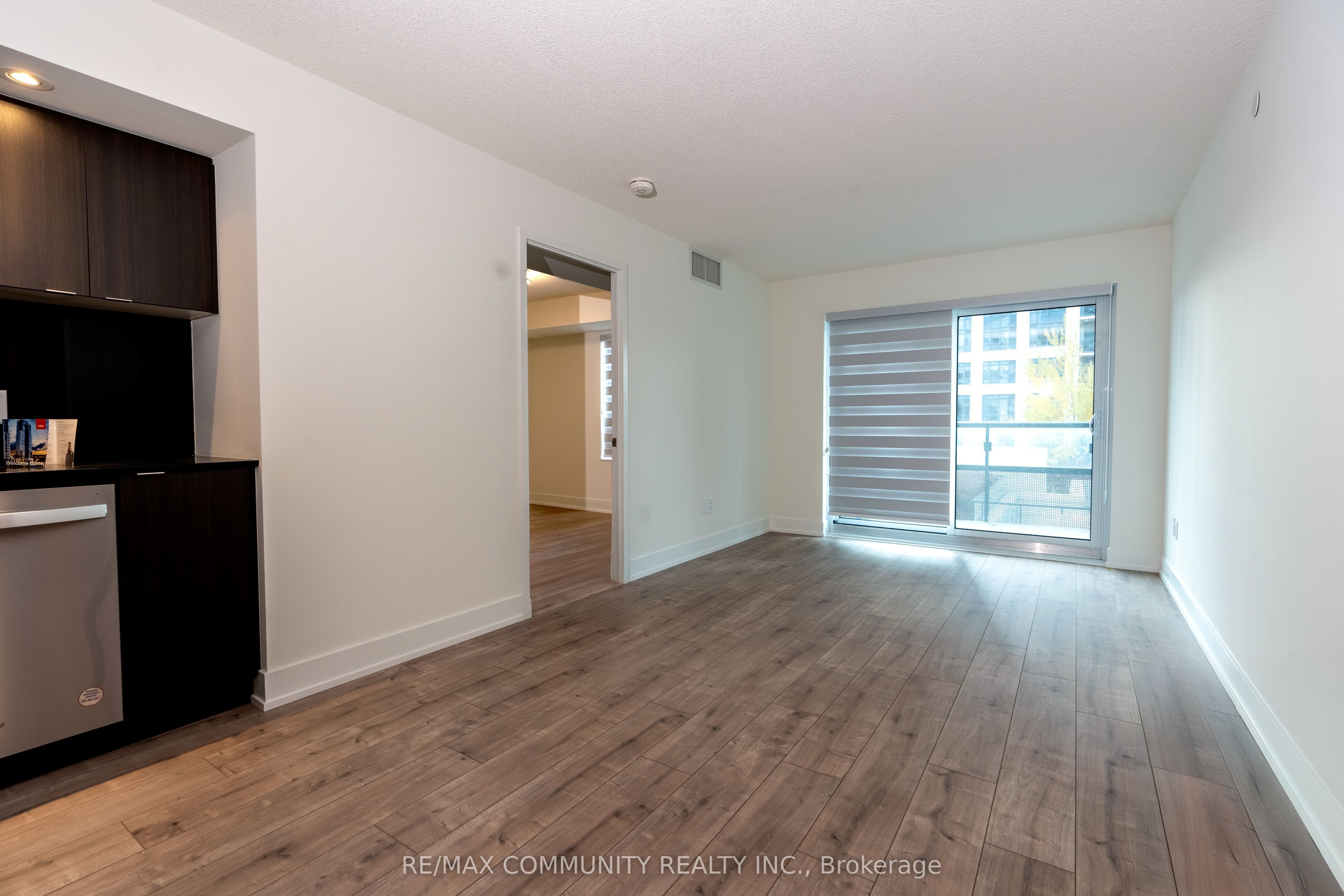 MLS #W12401466 image #3