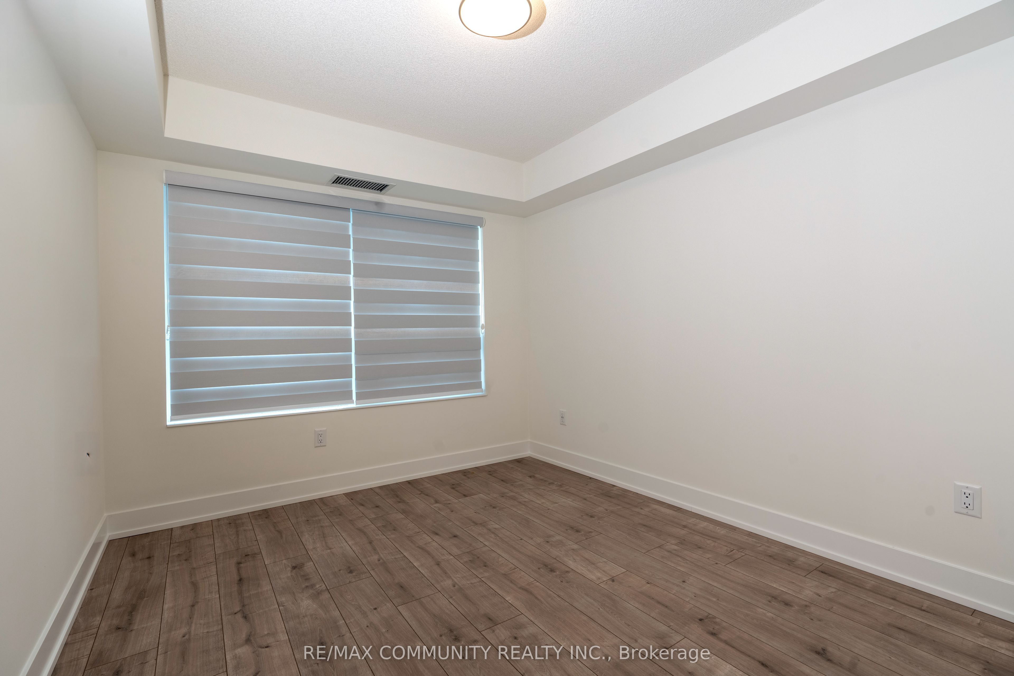 MLS #W12401466 image #5