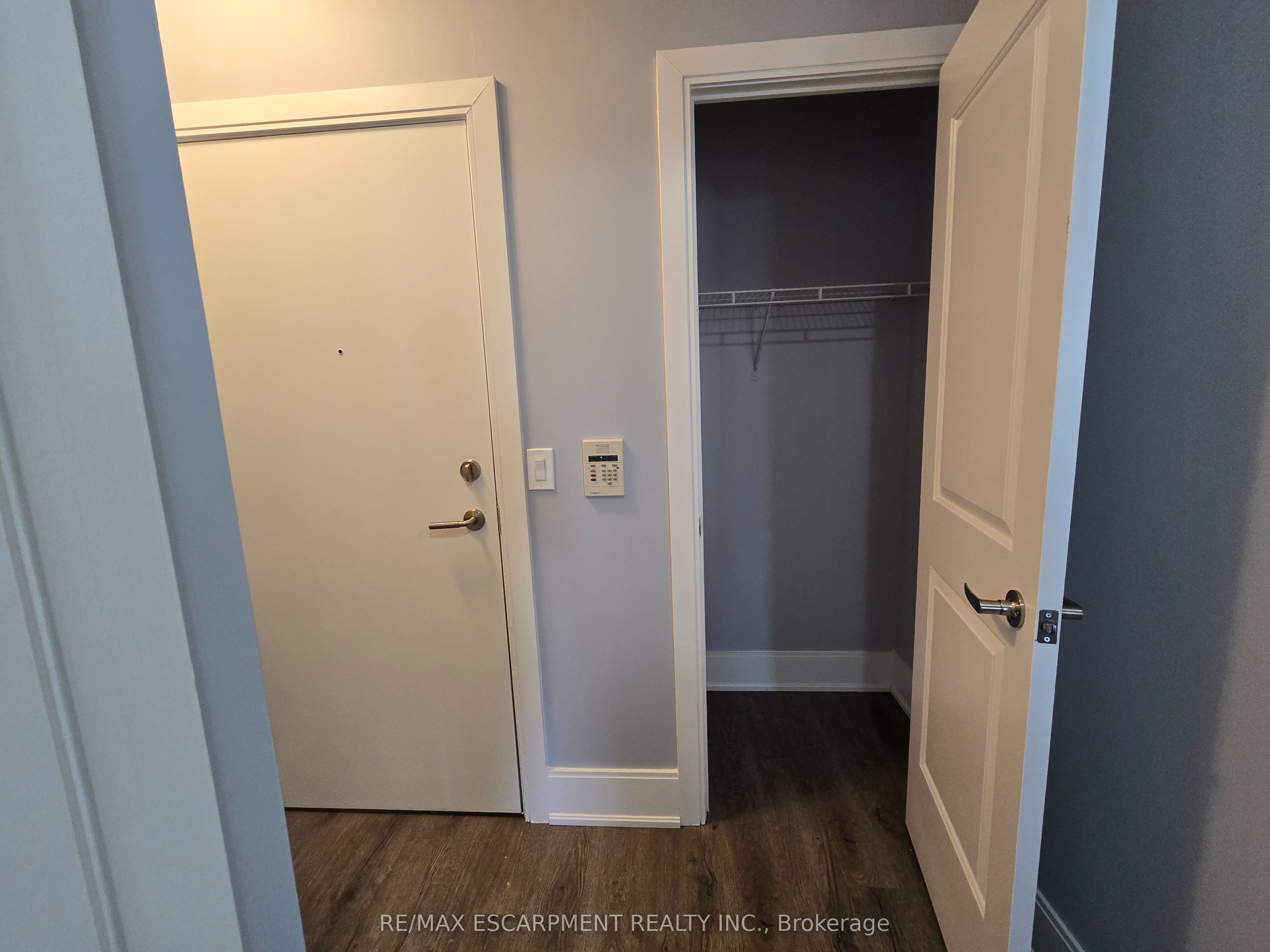 MLS #W12401549 image #8