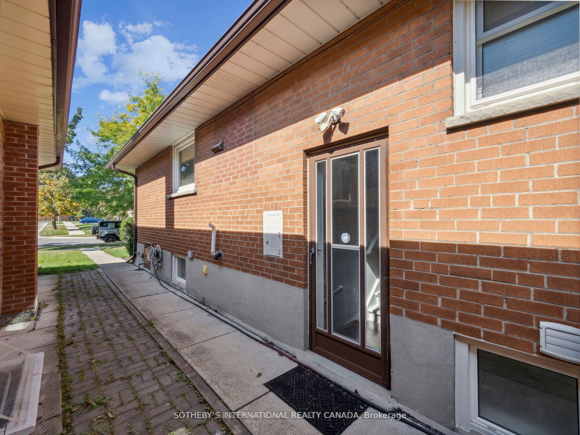 MLS #W12401583 image #1