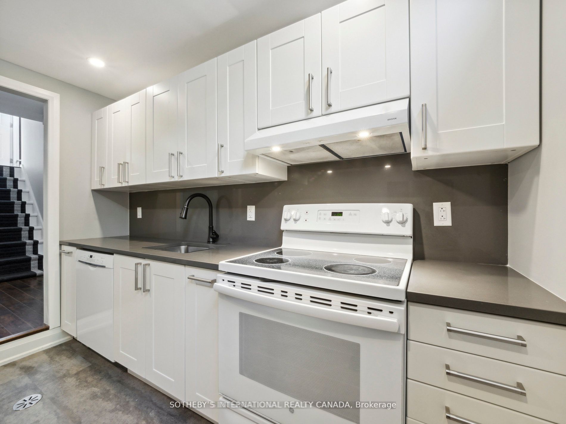 MLS #W12401583 image #8