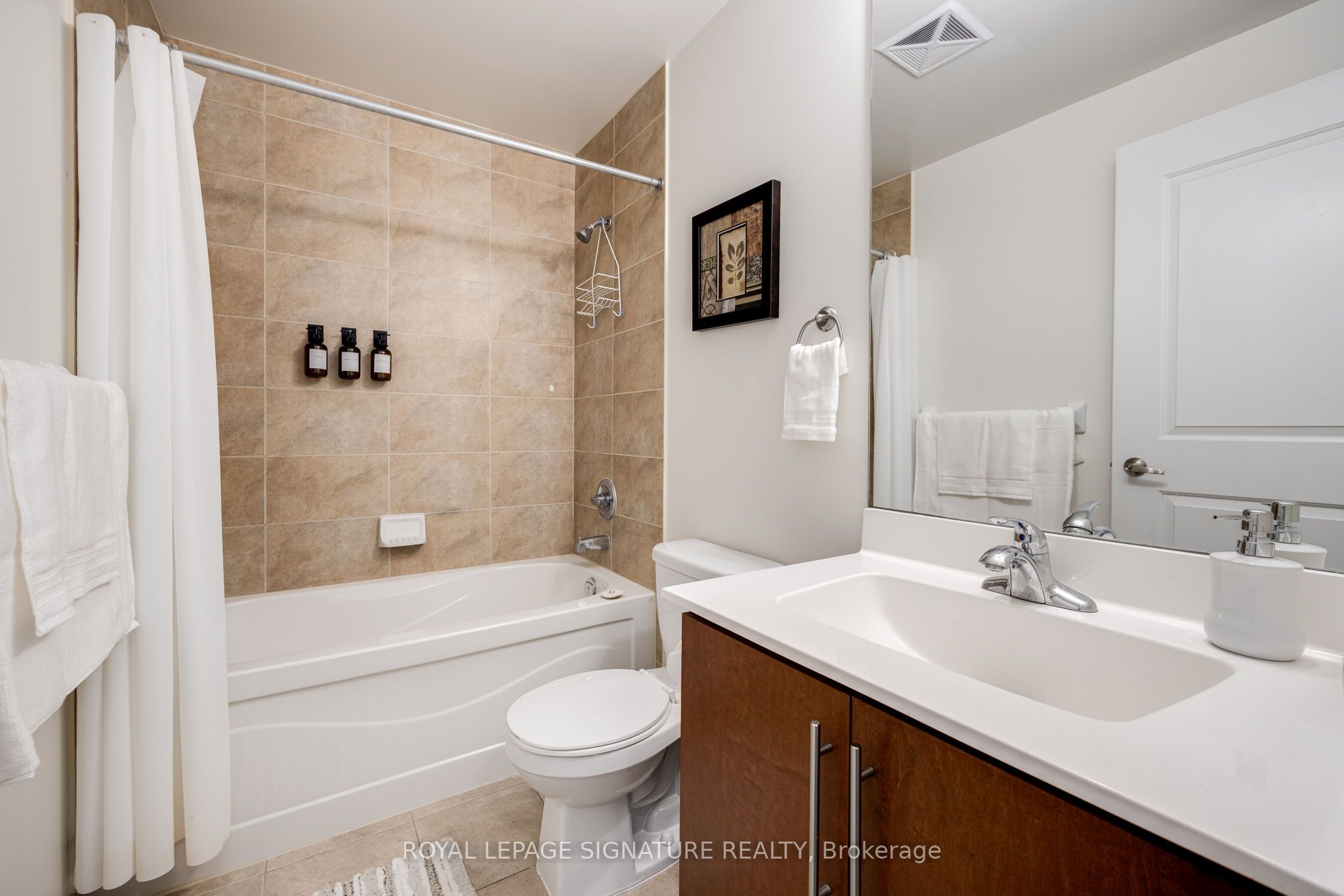 MLS #W12401645 image #12