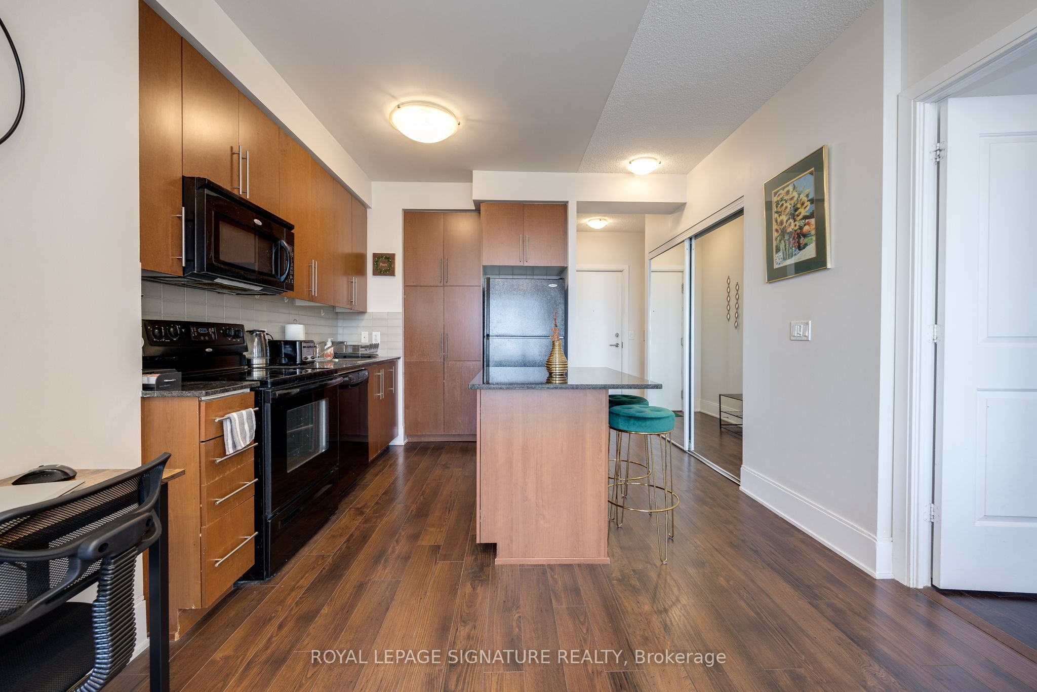 MLS #W12401645 image #6