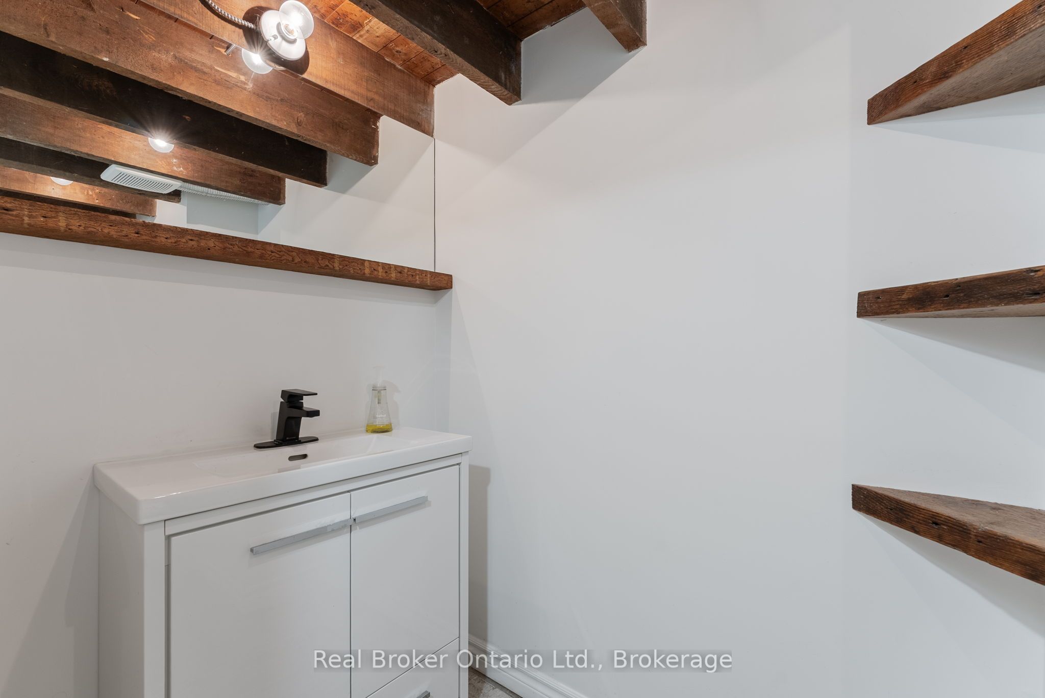 MLS #W12401813 image #21