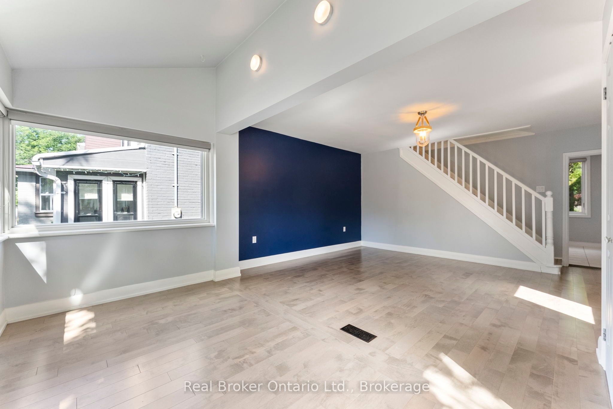 MLS #W12401813 image #4