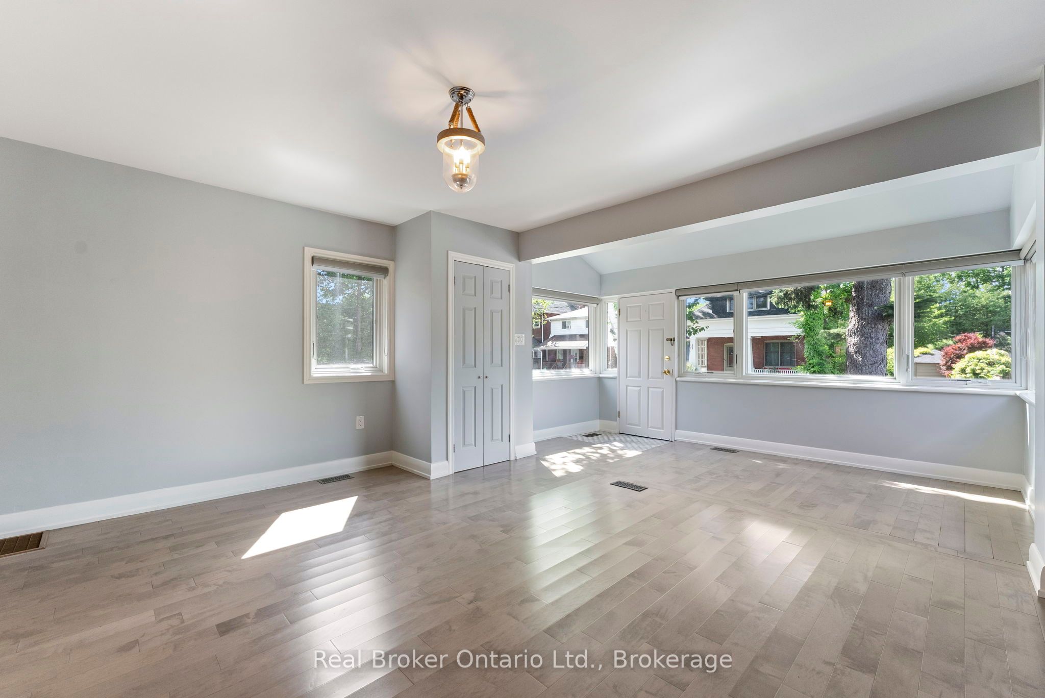 MLS #W12401813 image #6