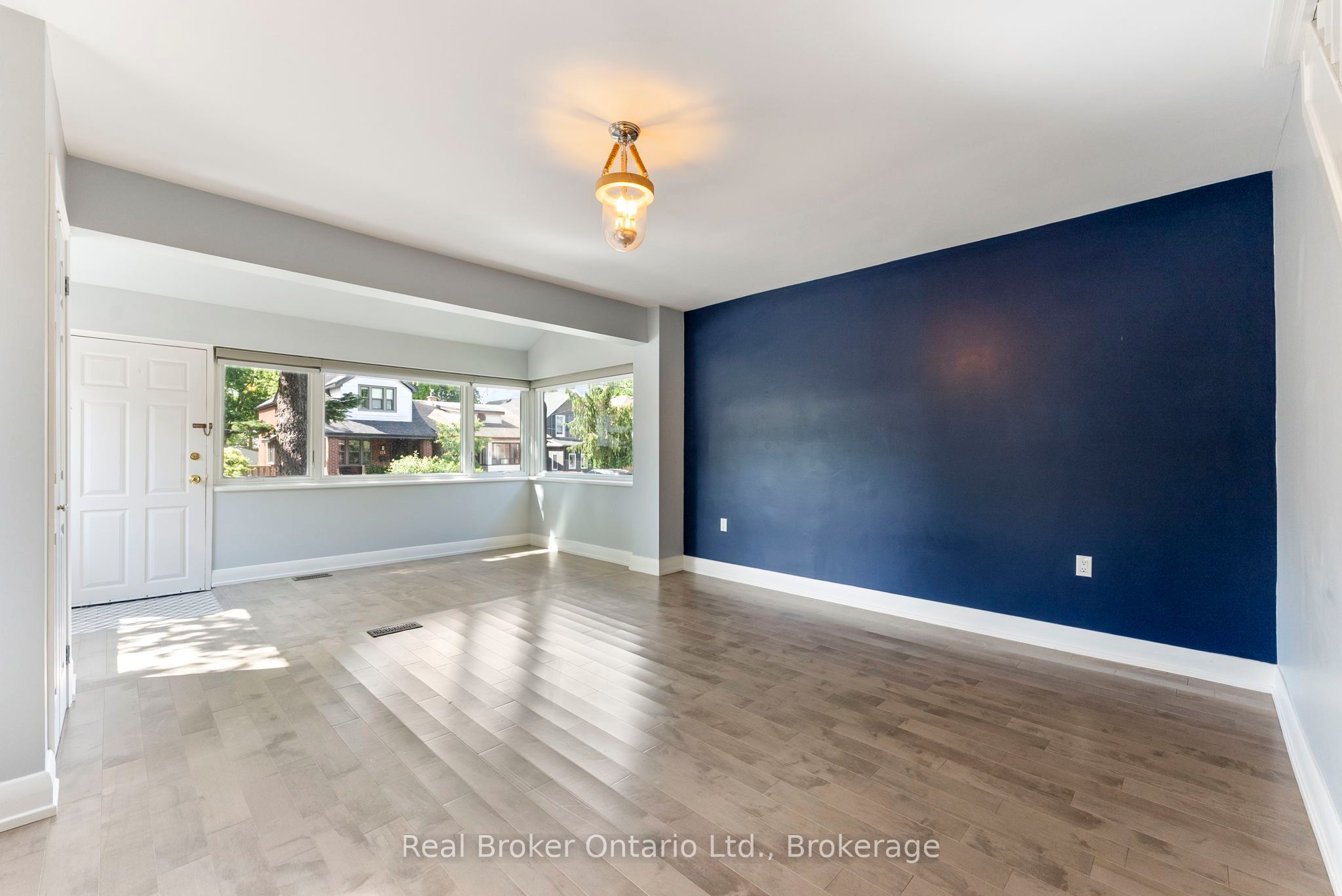 MLS #W12401813 image #7