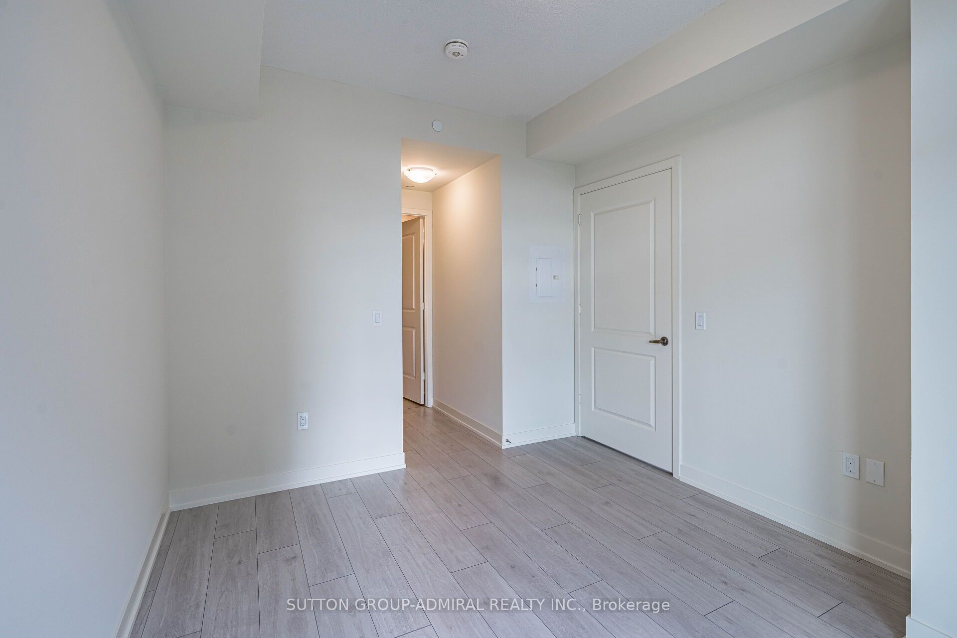 MLS #W12402162 image #16