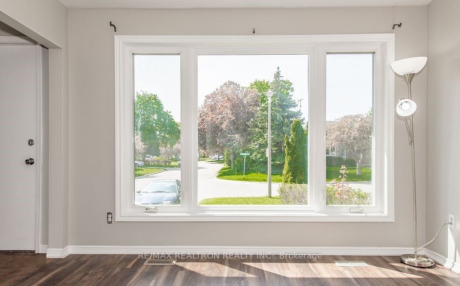 MLS #W12402296 image #9