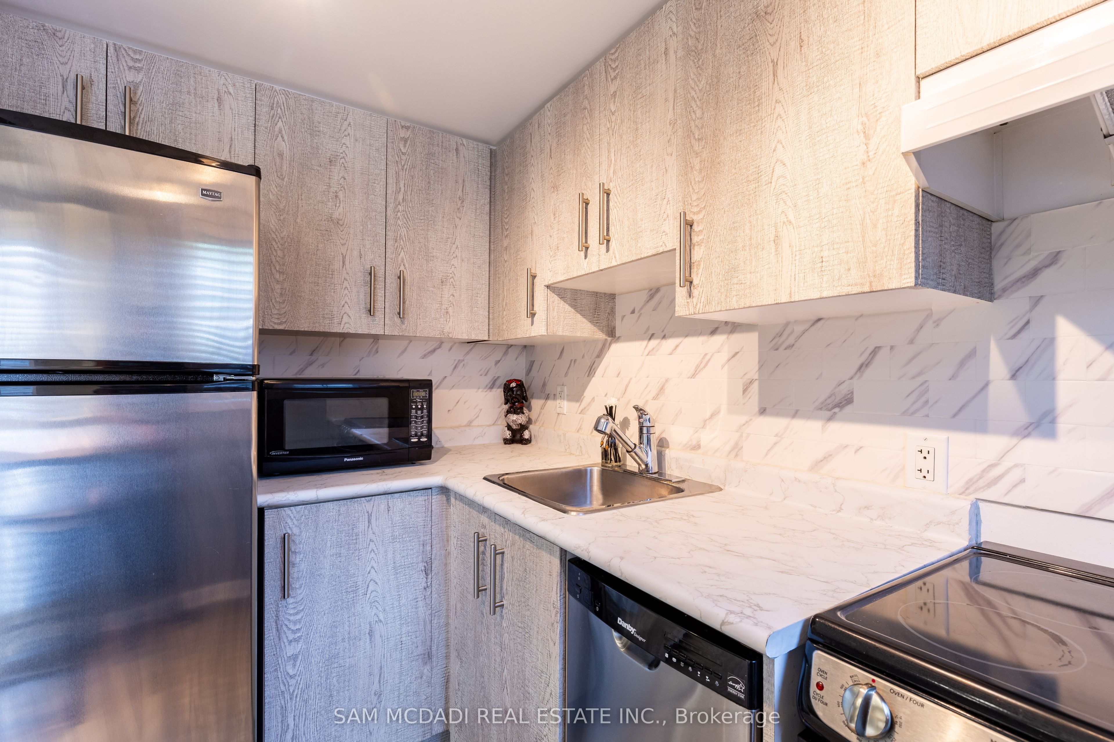 MLS #W12402337 image #5