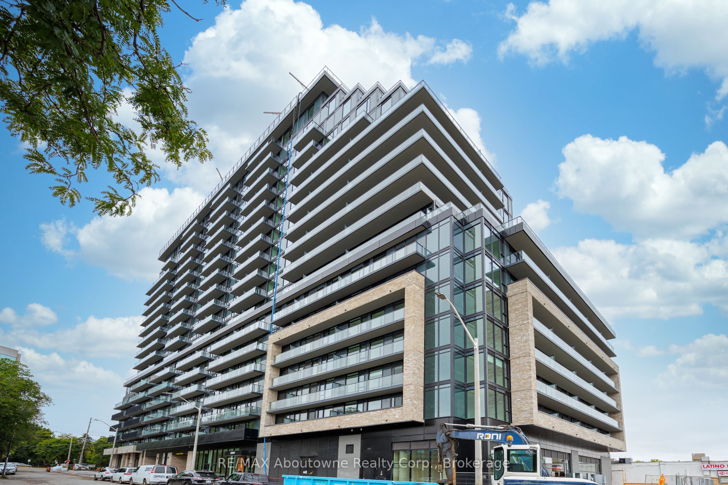 MLS #W12402444 image #1