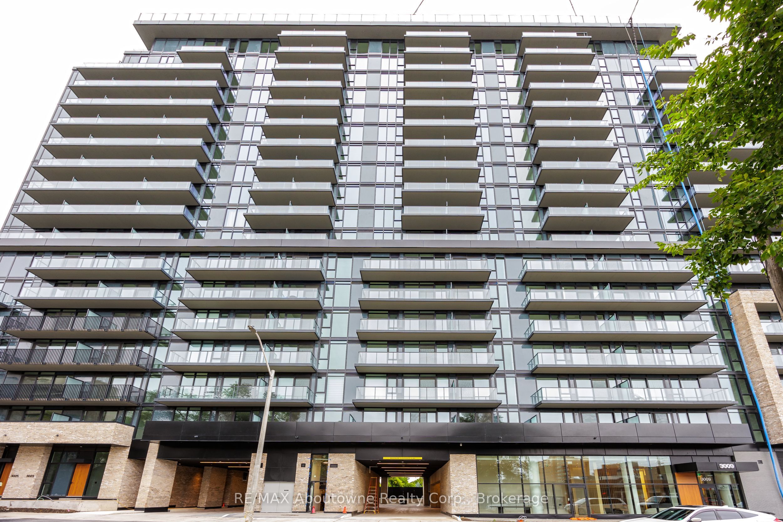 MLS #W12402444 image #10