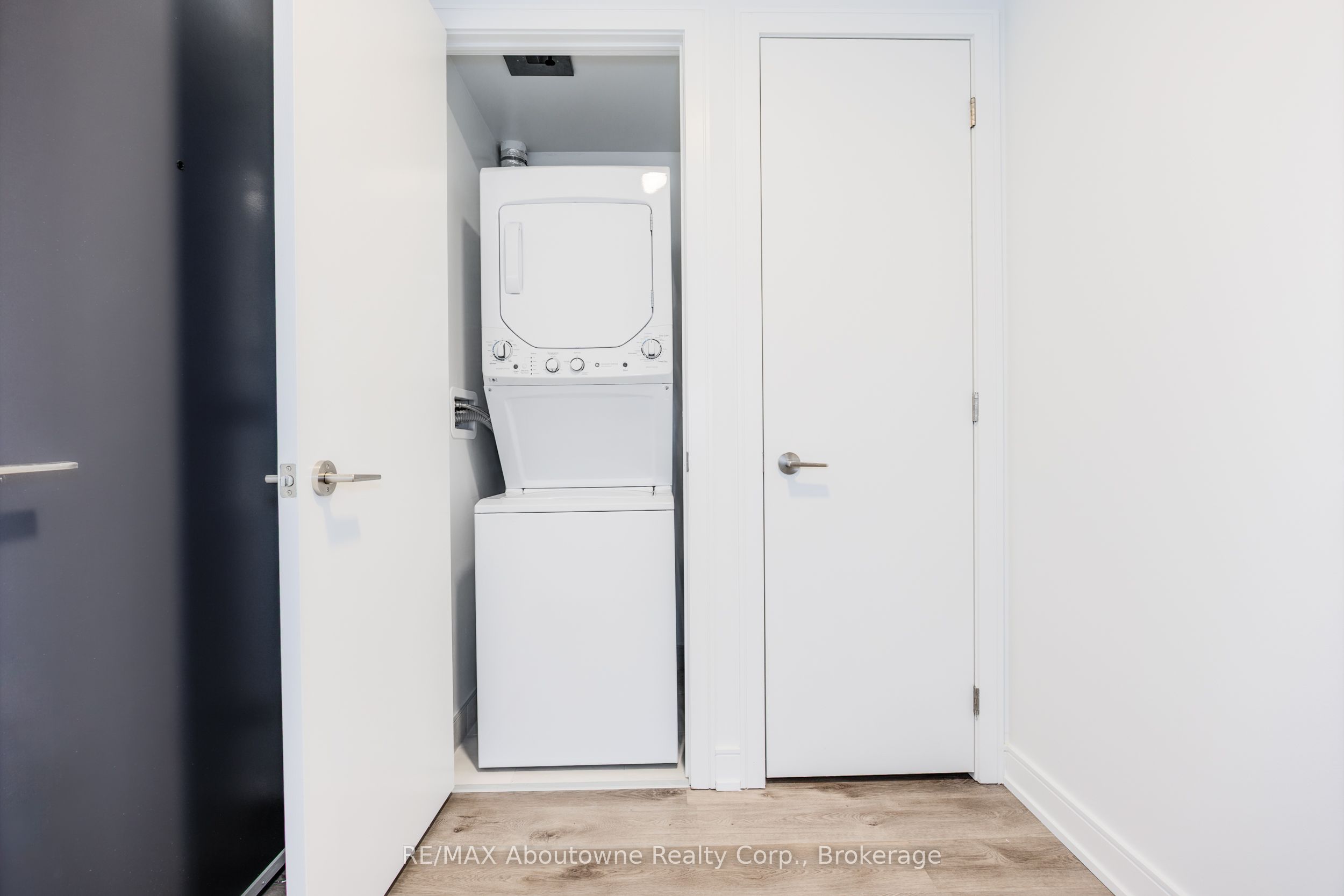 MLS #W12402444 image #15