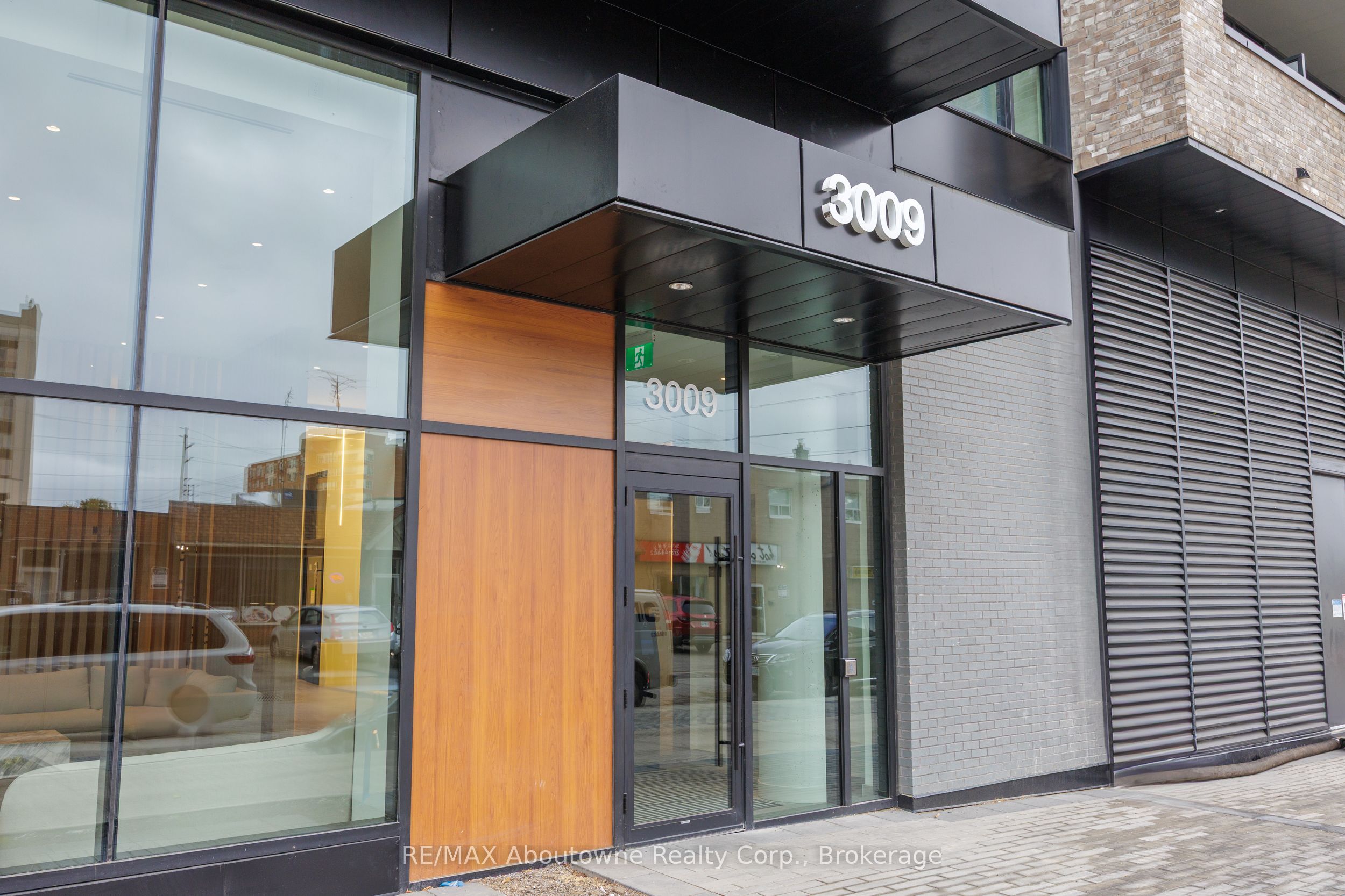 MLS #W12402444 image #2