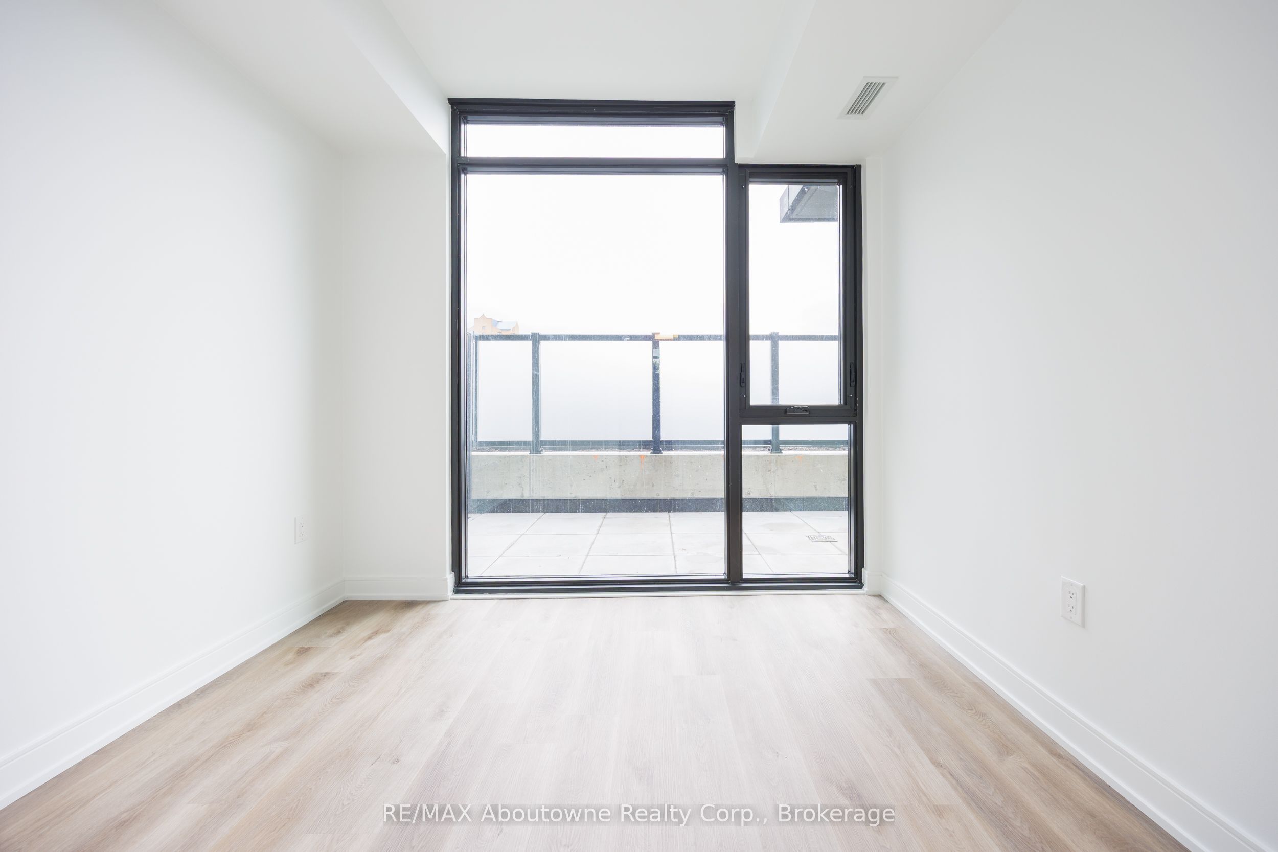 MLS #W12402444 image #20