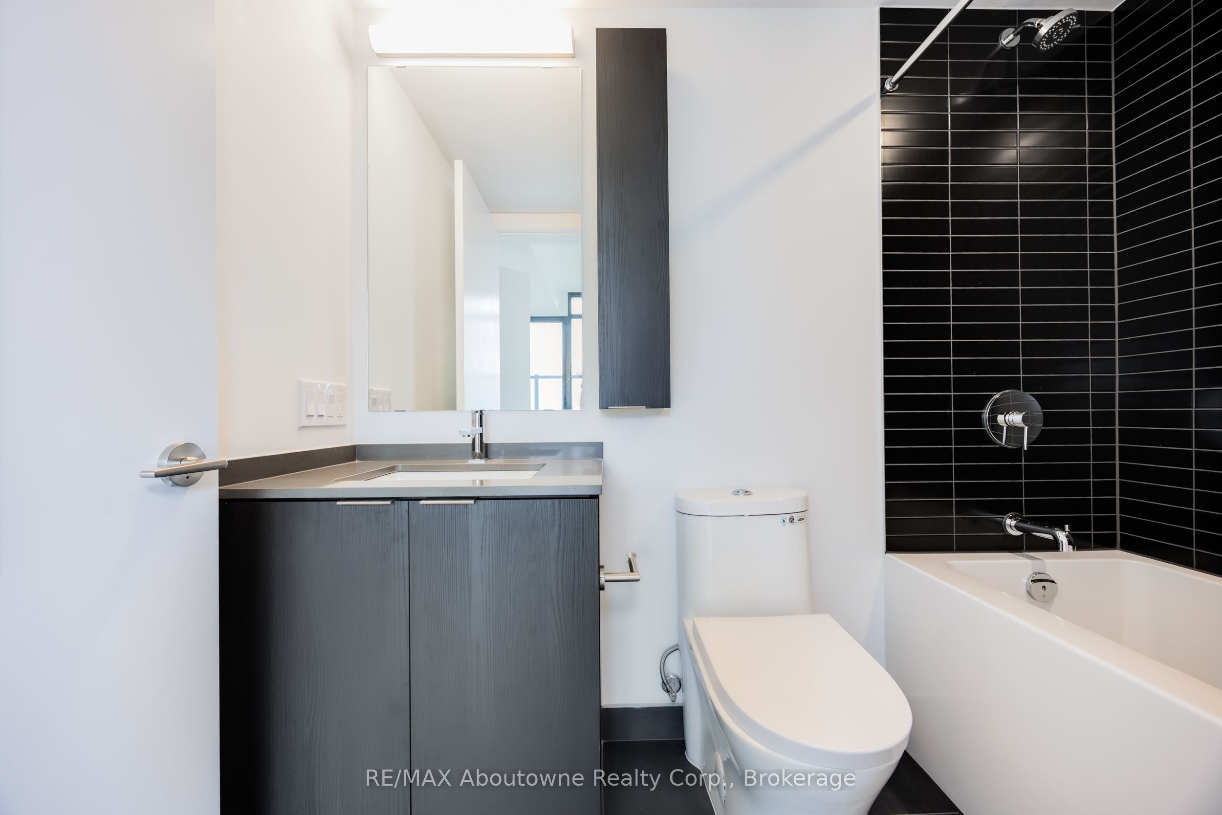 MLS #W12402444 image #21