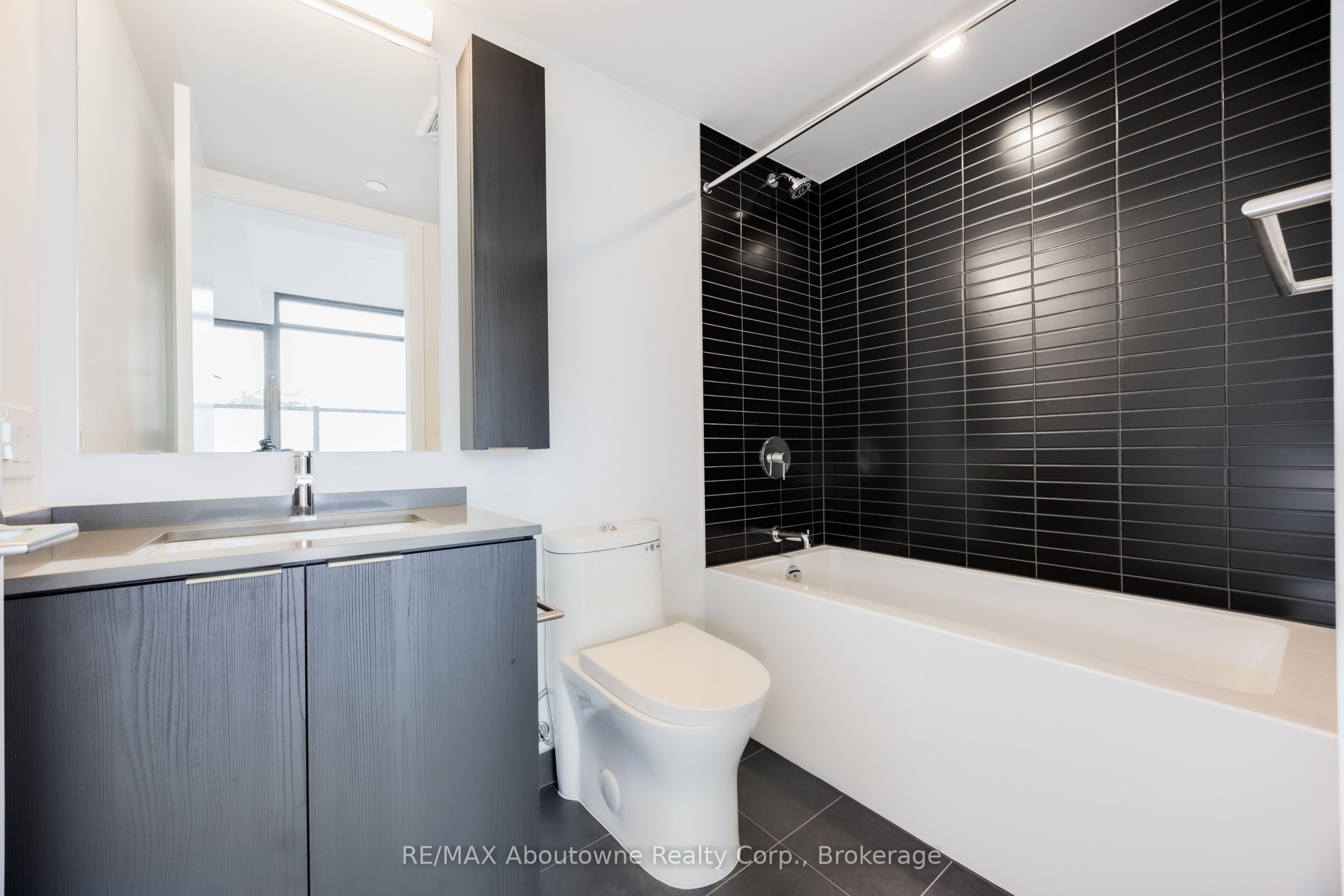 MLS #W12402444 image #25