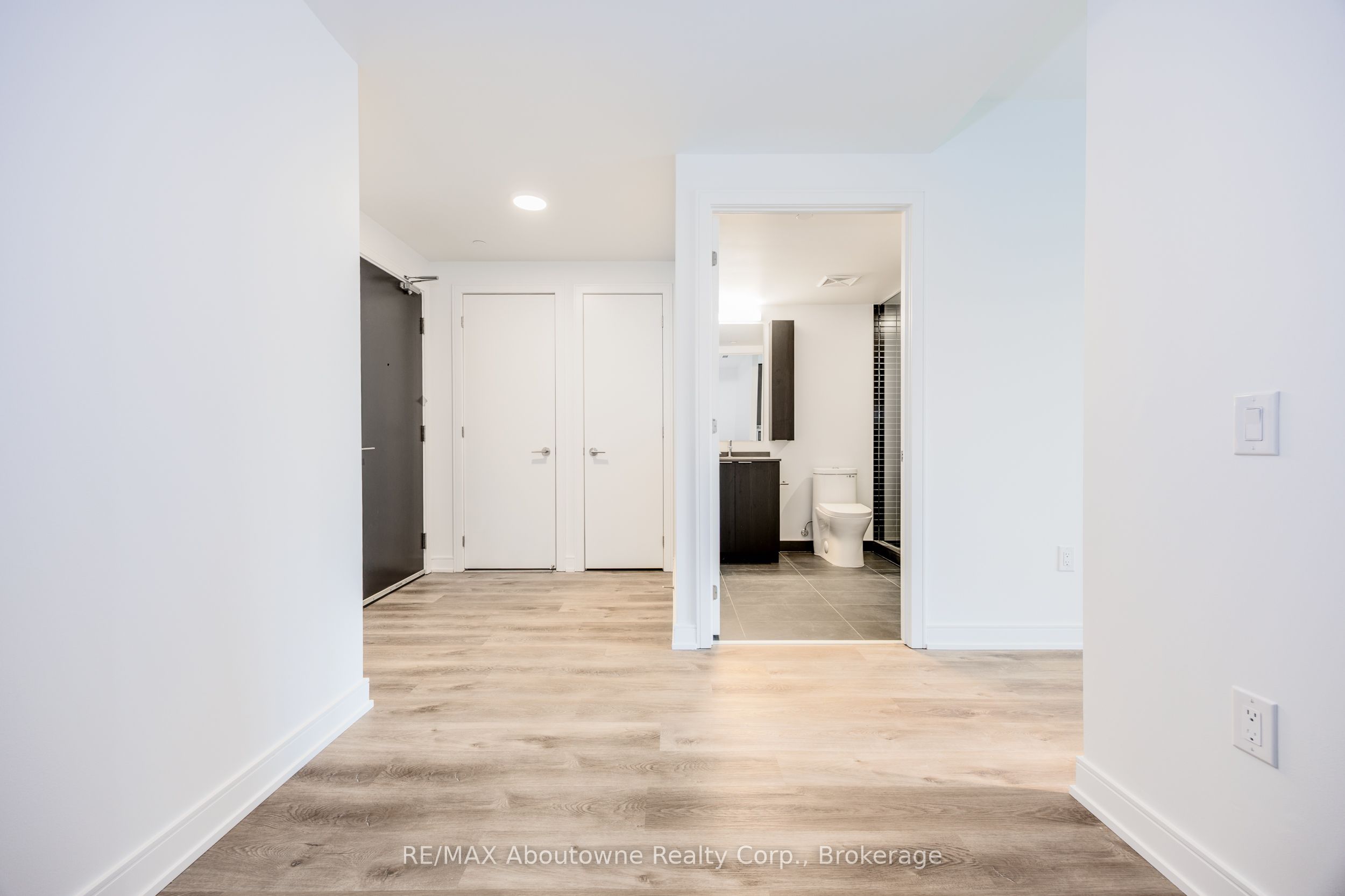 MLS #W12402444 image #3