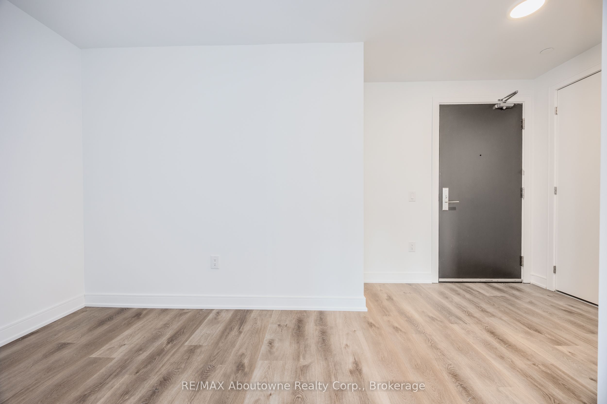 MLS #W12402444 image #4